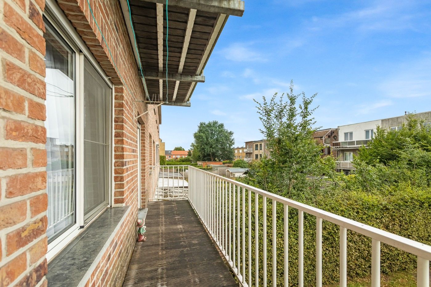 Keurig, riant appt. op 1e verd. met lift, 2 slpk., balkon en ondergrondse staanplaats foto 17
