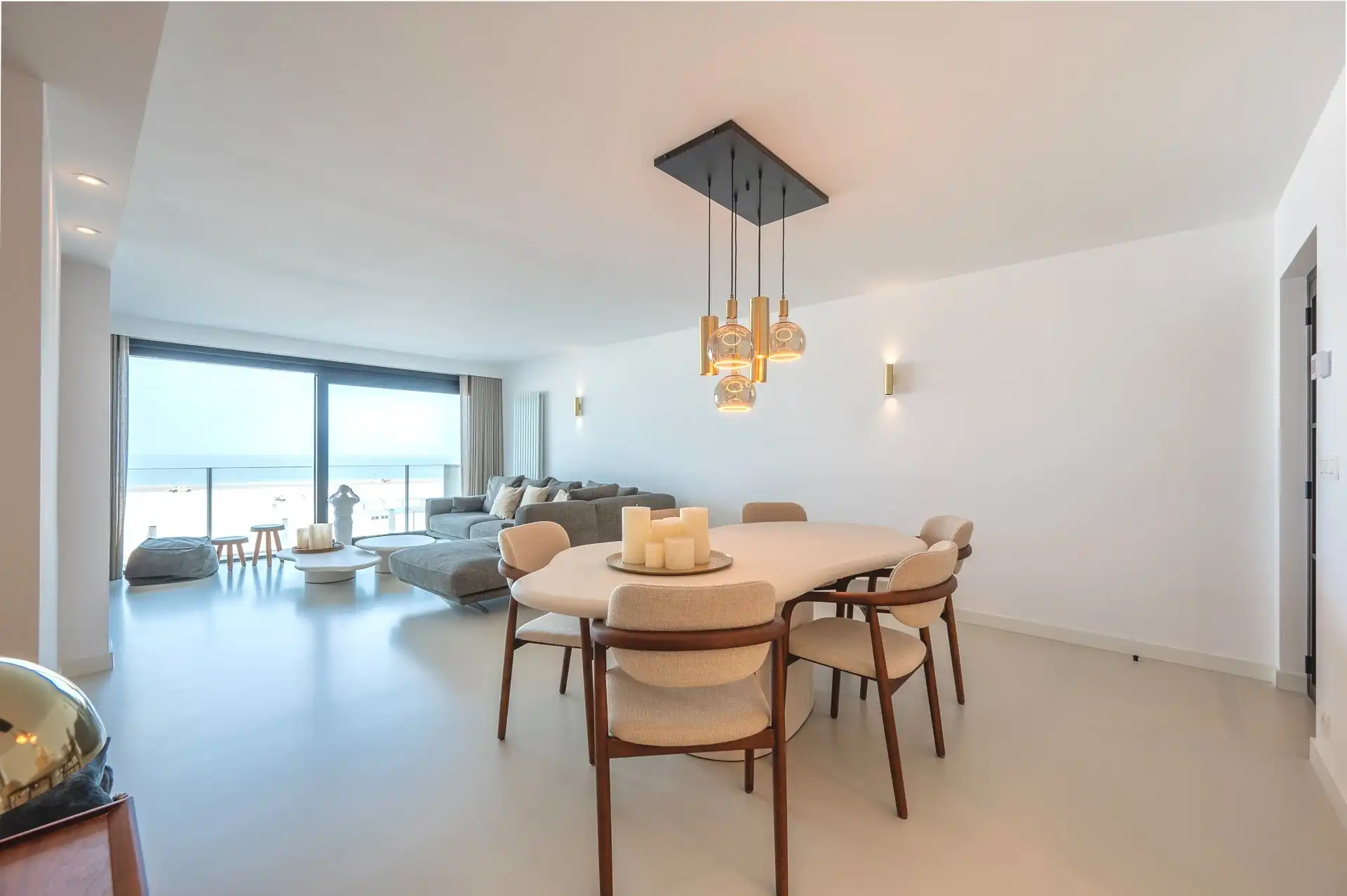 Ruim en lichtrijk appartement met frontaal zeezicht in Duinbergen foto 6