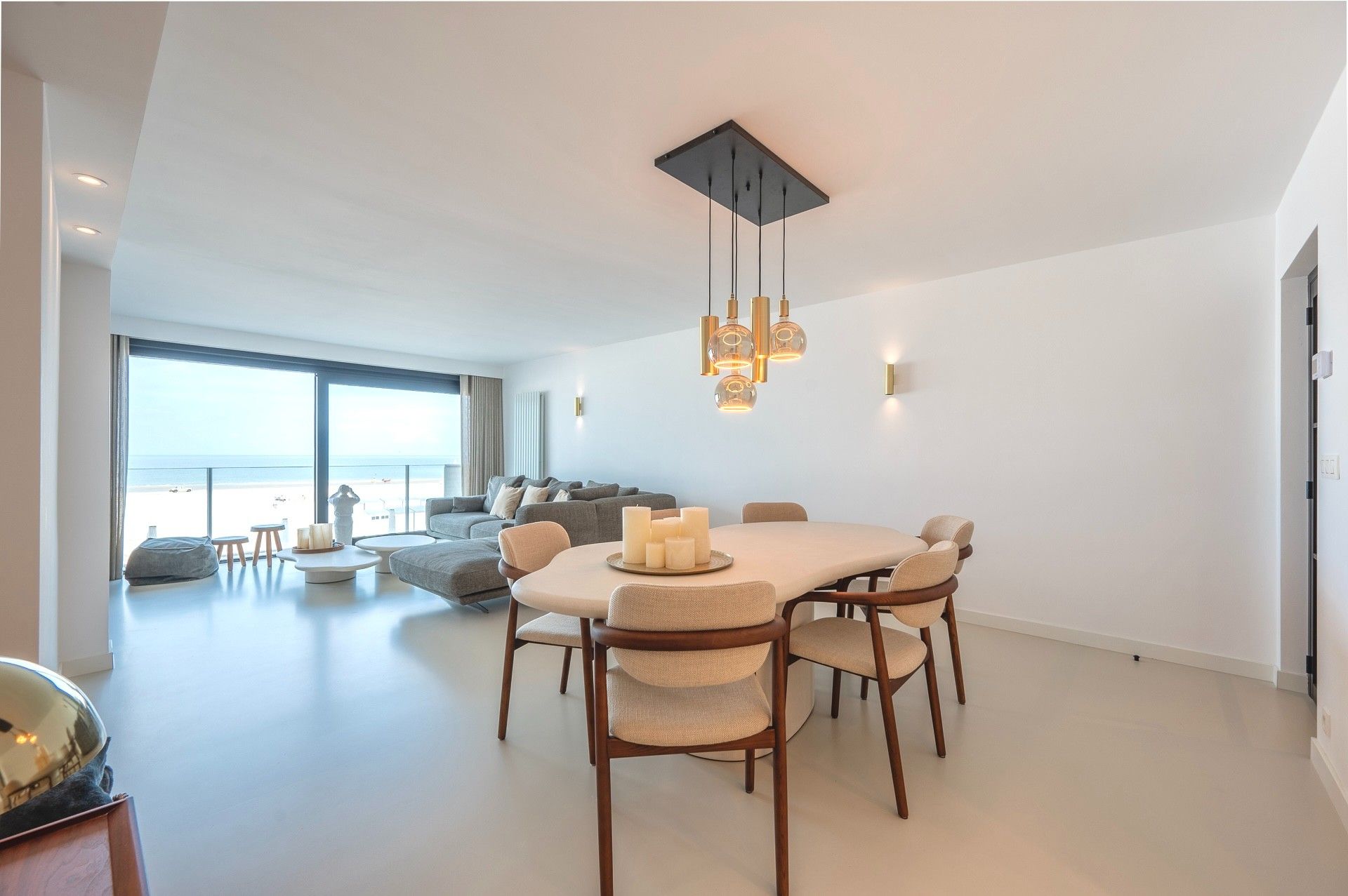 Ruim en lichtrijk appartement met frontaal zeezicht in Duinbergen foto 6