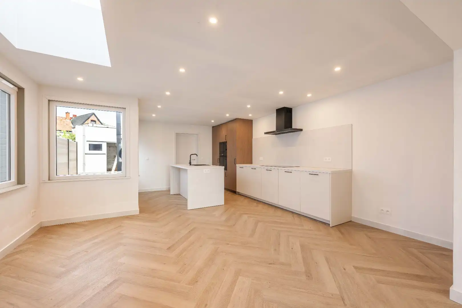 VOLLEDIG GERENOVEERDE, ZEER RUIME WONING VLAKBIJ CENTRUM ARDOOIE foto 8