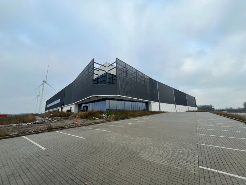 Logistiek gebouw te huur foto {{pictureIndex}}
