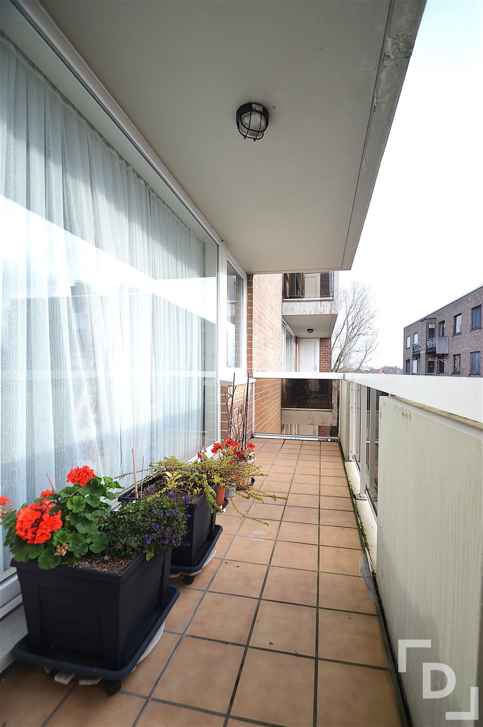 Ruim appartement met 3 slaapkamers en garage te huur in centrum Ieper foto 18