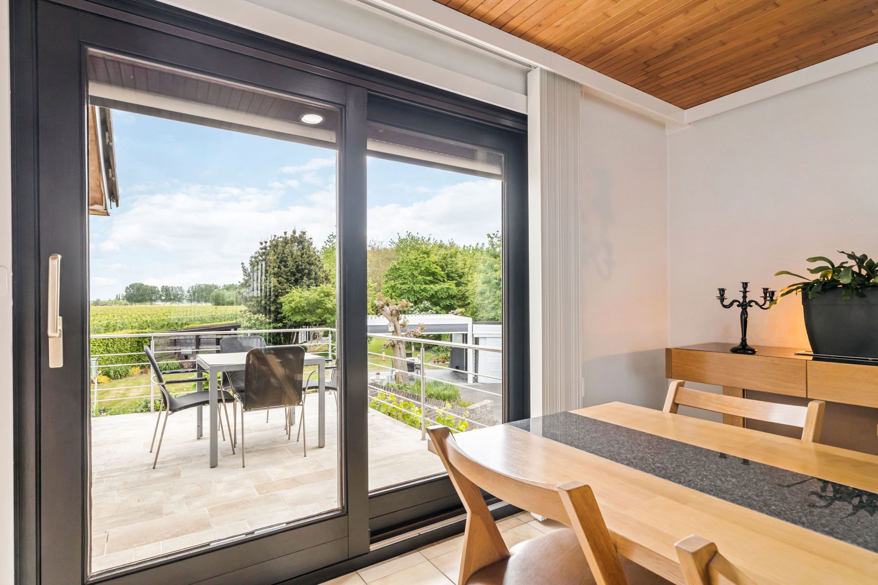 Open bebouwing met 360° landelijk zicht en 2 garages foto 15