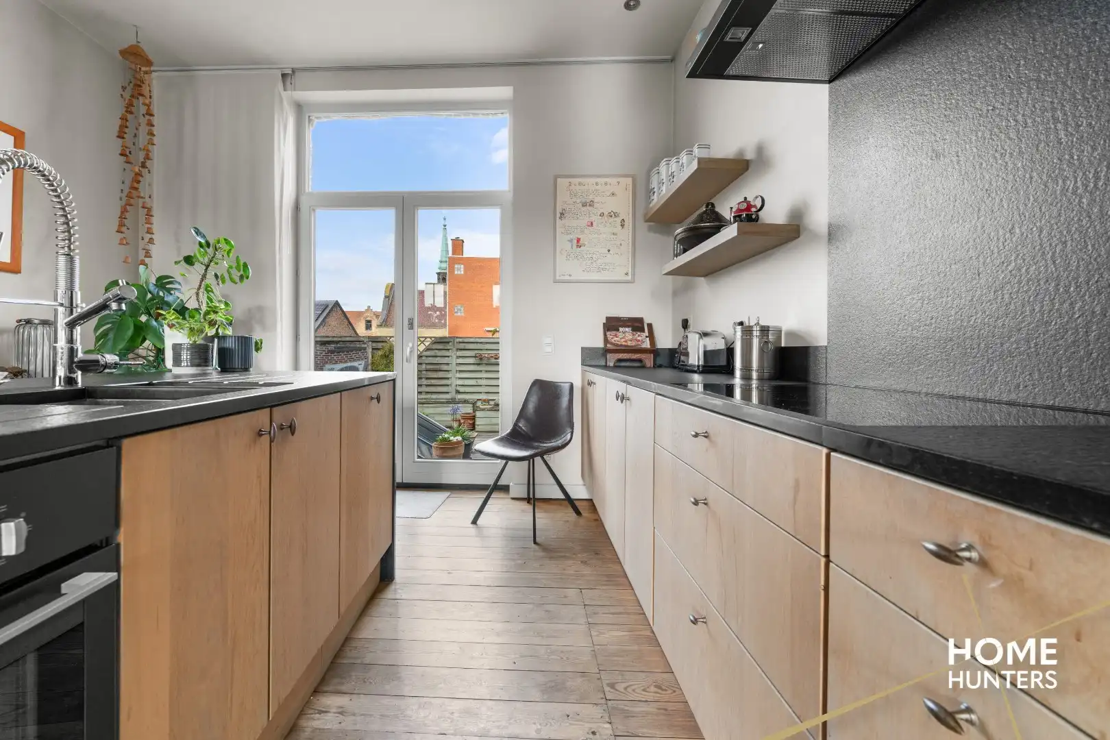 Unieke herenwoning in het historische stadscentrum van Ieper foto 25