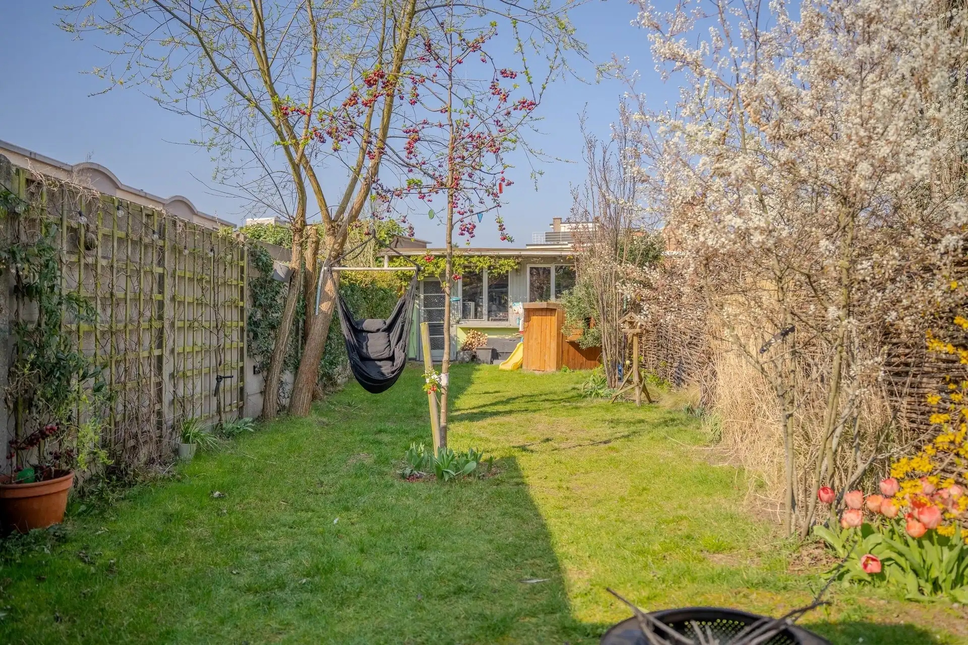 Instapklare en energiezuinige eengezinswoning met 3 slaapkamers, zuid-west tuin en mog. tot garage.  foto 30