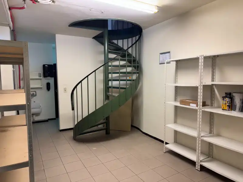 Prachtige handelsruimte te huur op "PATIO DONK" foto 21