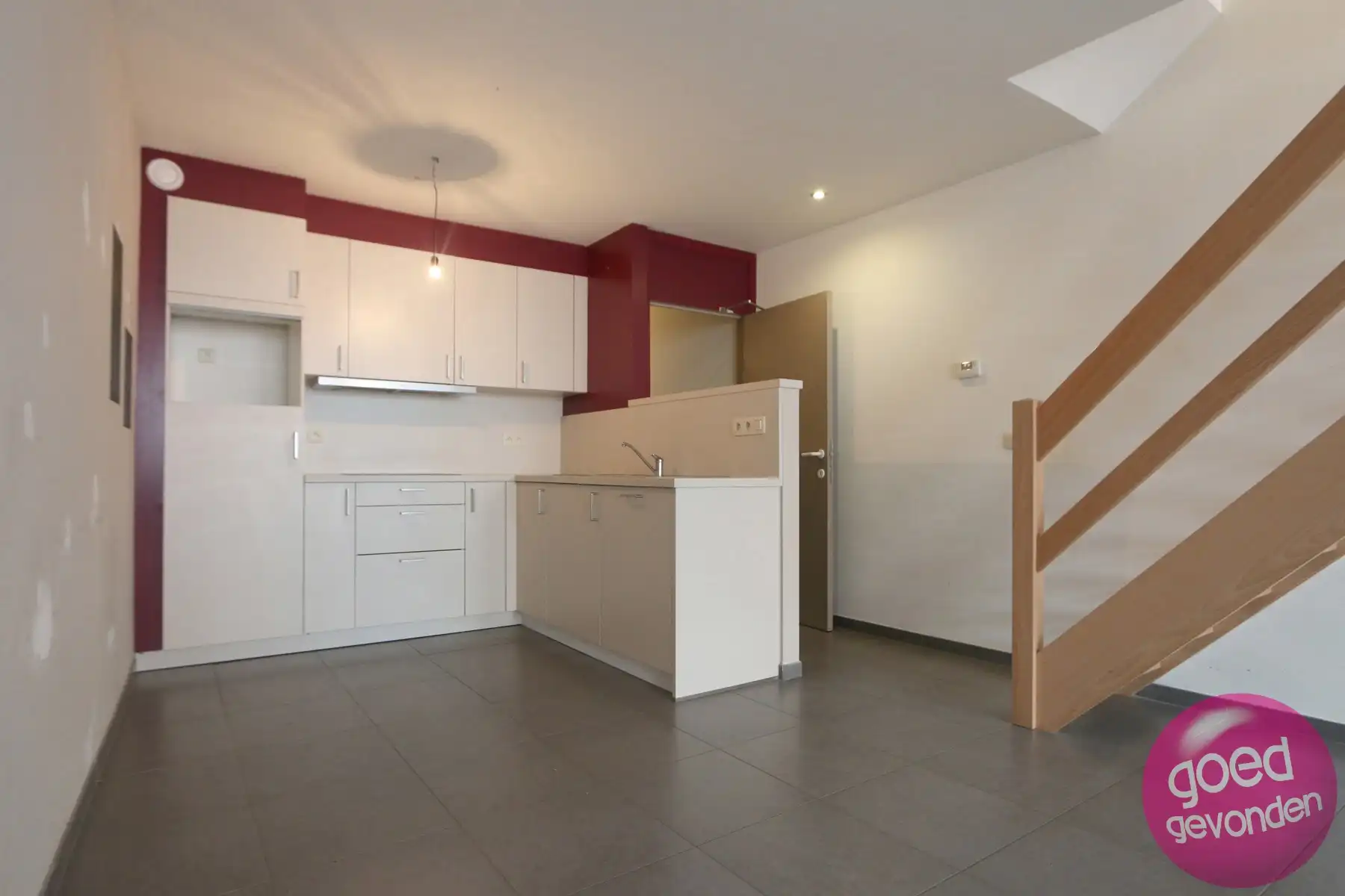 HANDELSHUIS - VEEL PASSAGE - INSTAPKLAAR - 2 à 3 SLK - KOER foto 17