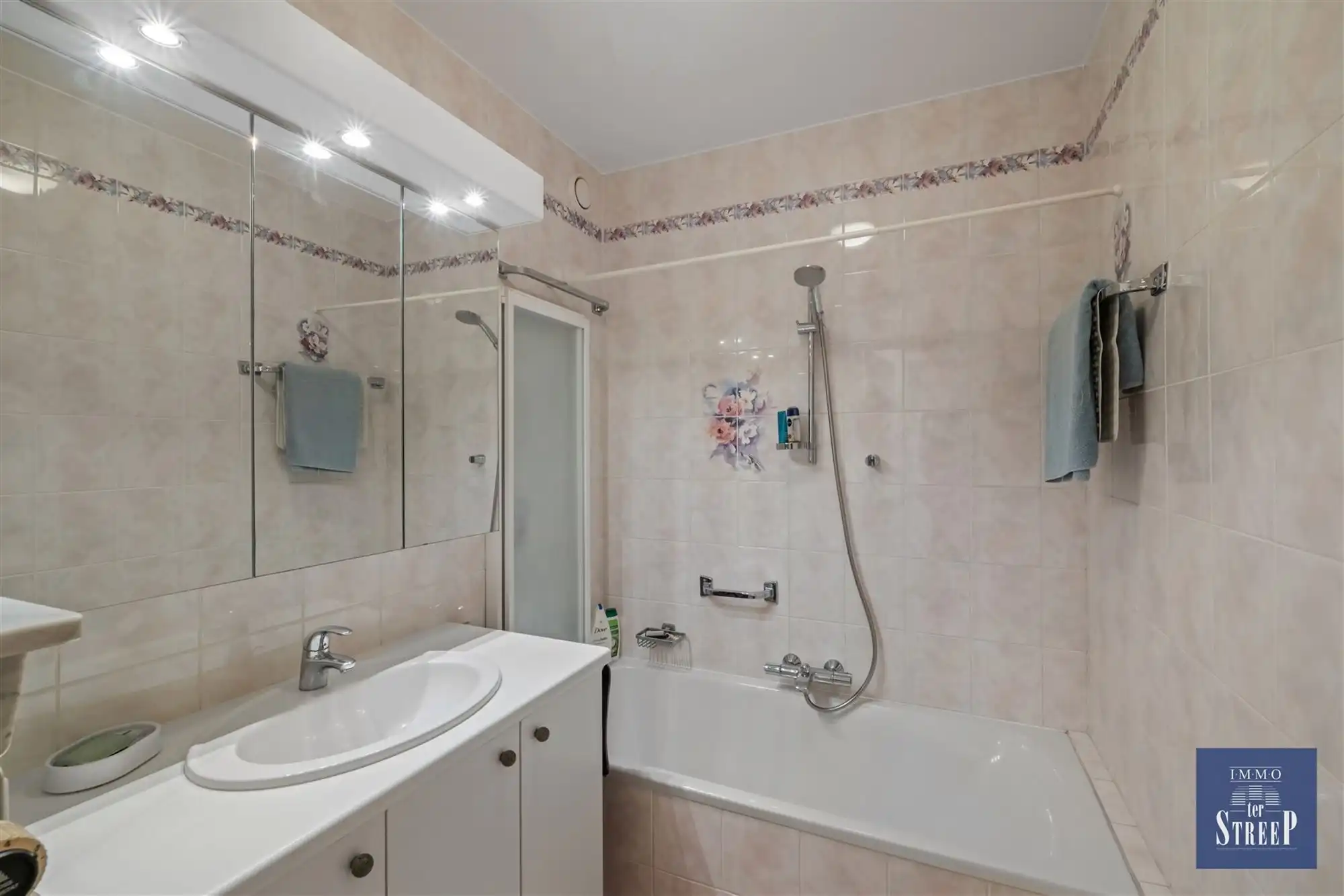 Appartement met 2 slaapkamers op de zeedijk foto 14