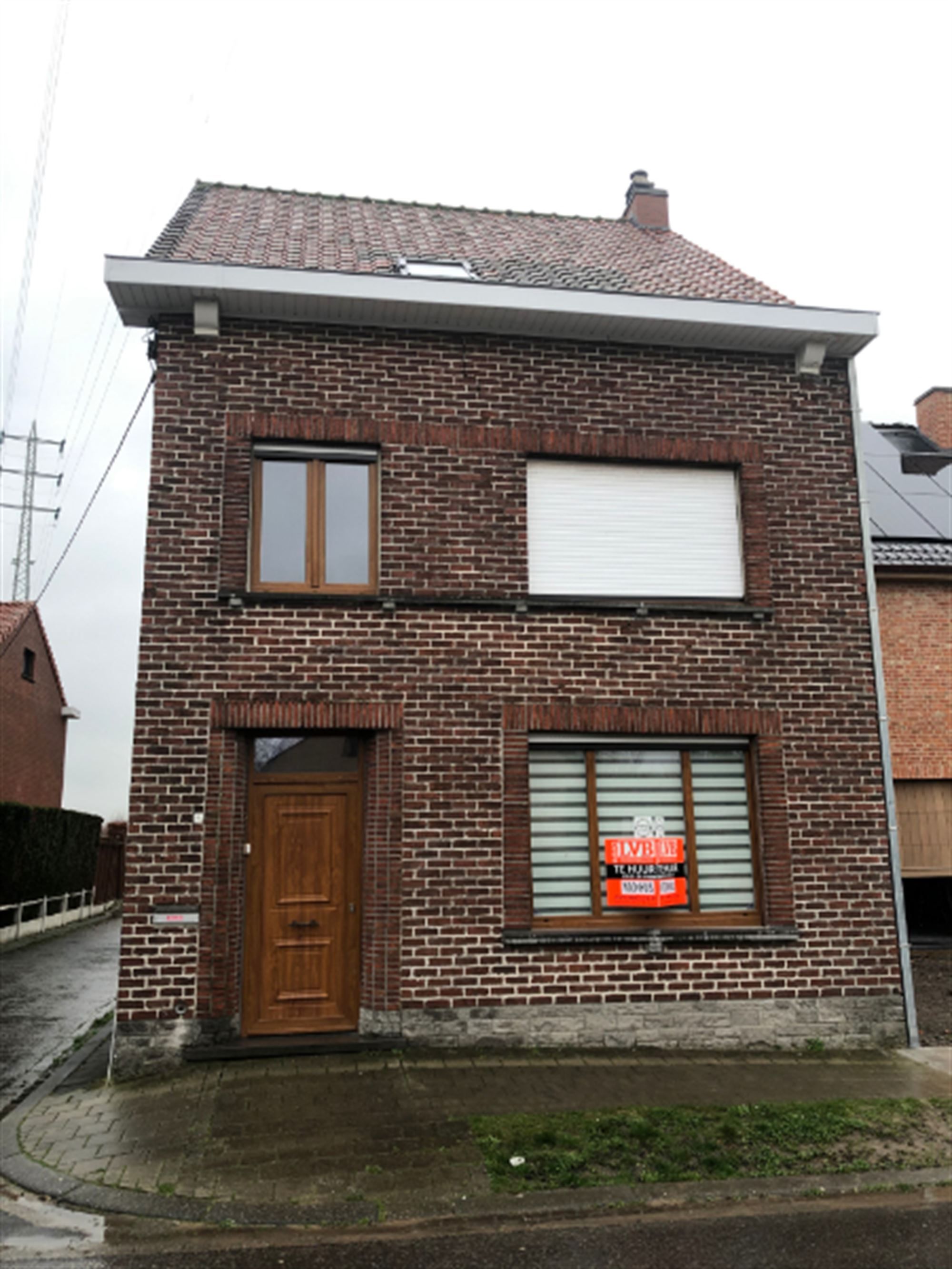 Half open woning met garage foto 2