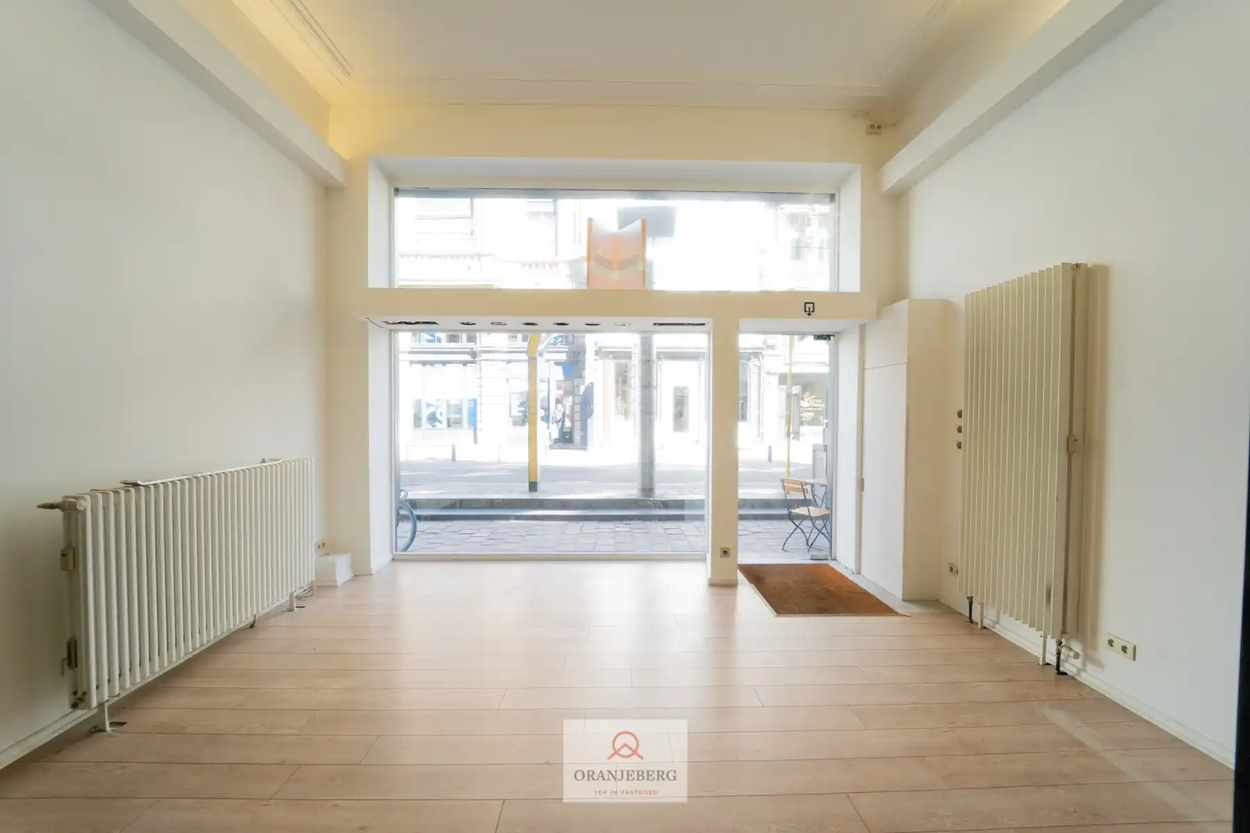 TOP gelegen handelspand foto 10