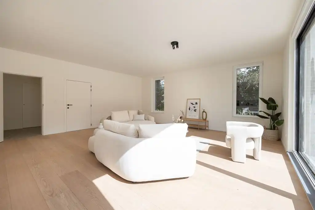 Luxueus gelijkvloers app met ruime tuin foto 11