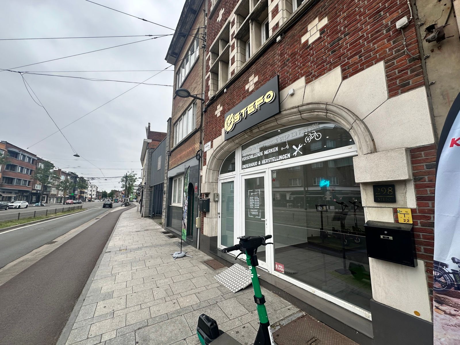 Commercieel gelijkvloers met stabiele huurder op topligging foto {{pictureIndex}}