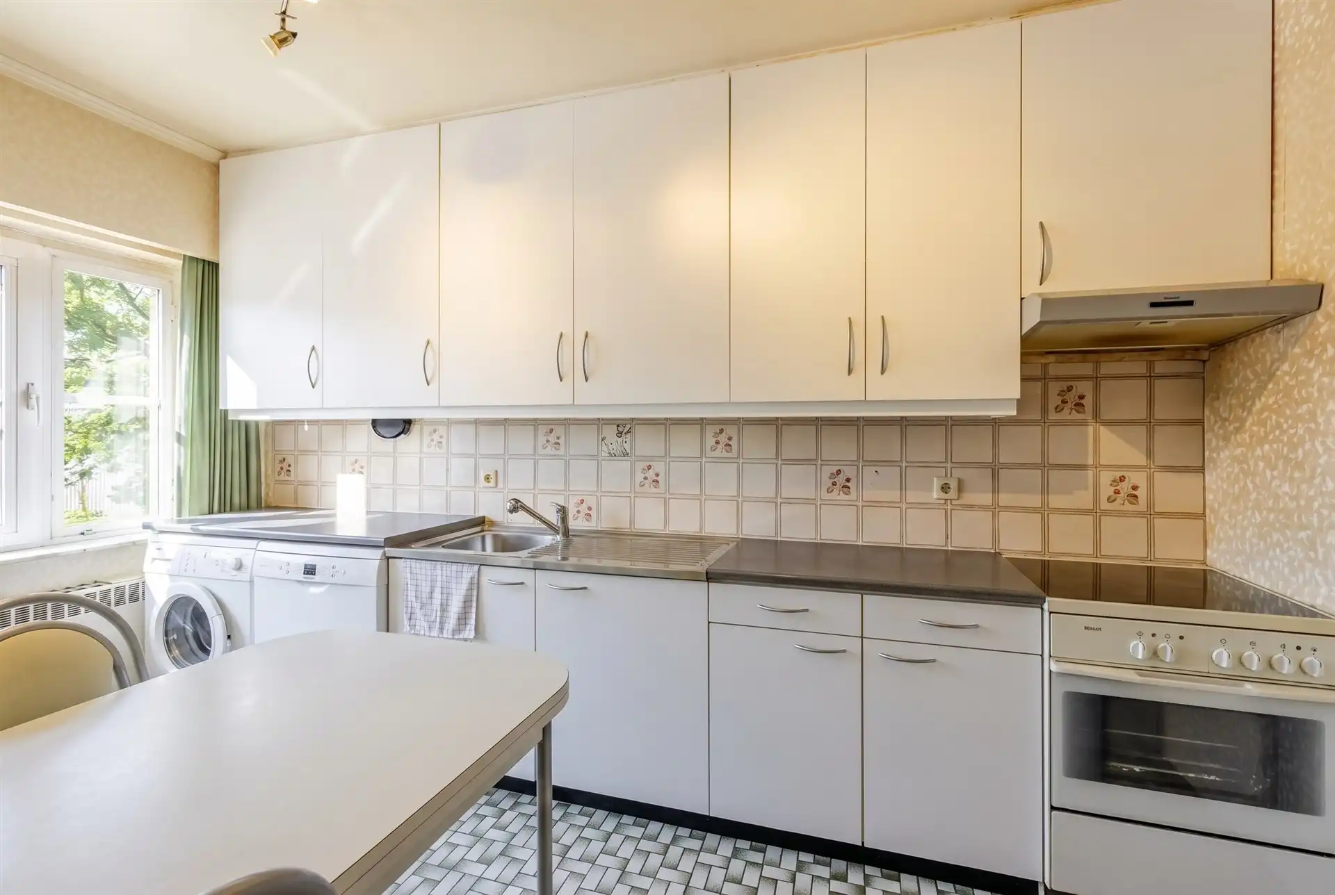 Lichtrijk hoekappartement met 2 slaapkamers in Sint-Niklaas foto 5