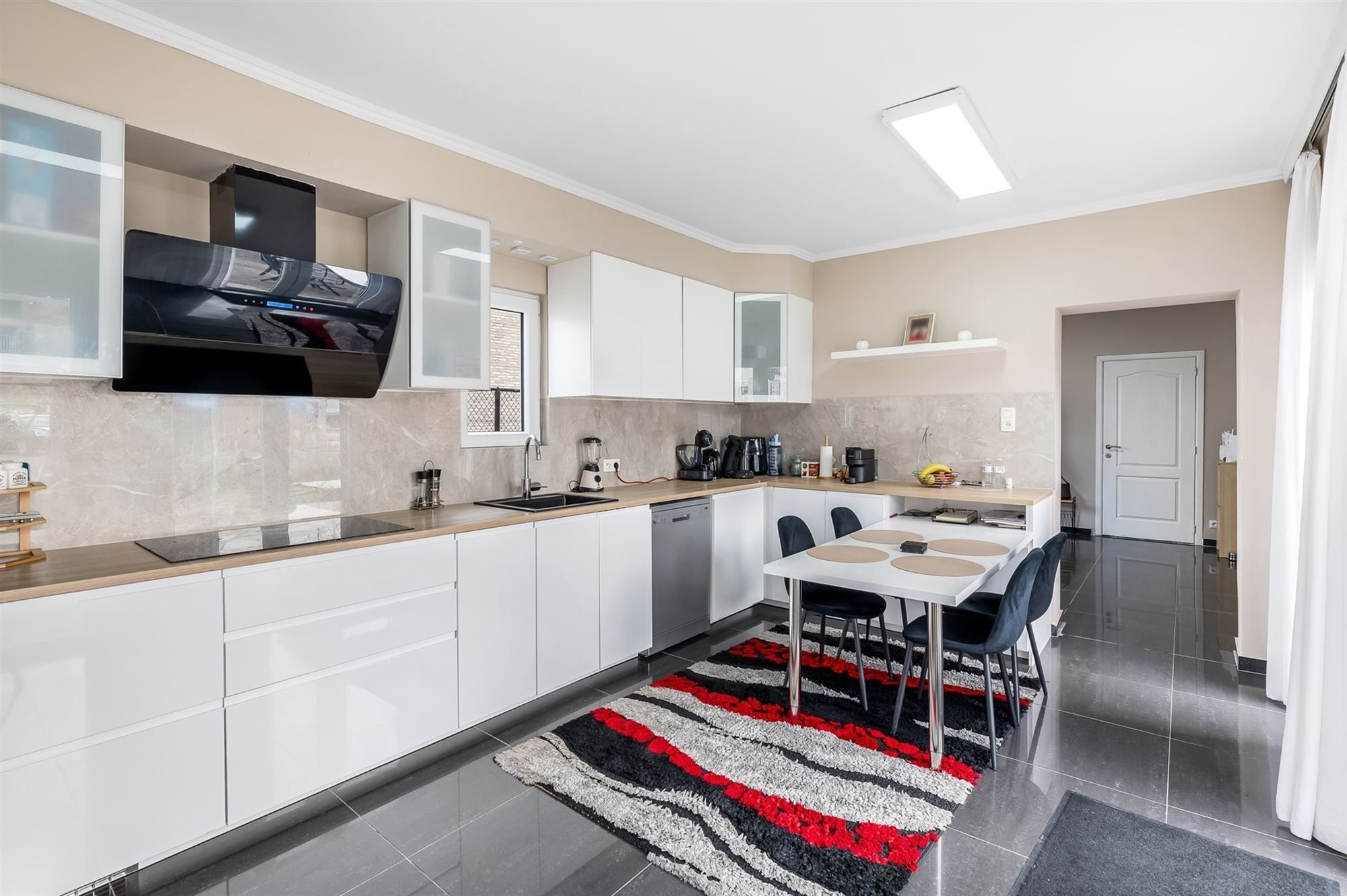 GOED ONDERHOUDEN EN RECENT GERENOVEERDE WONING TE HEPPEN foto 5