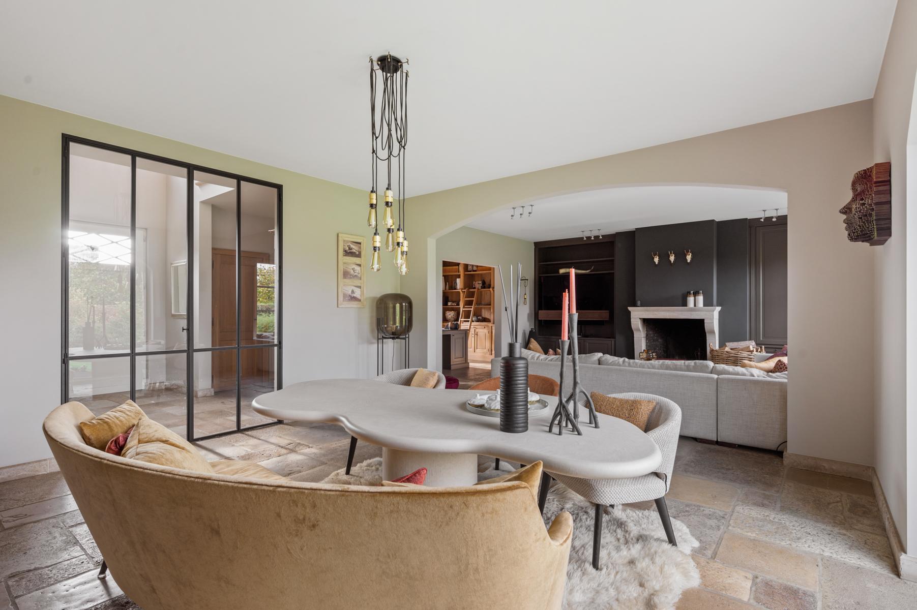 Prachtige instapklare villa met zwembad en poolhouse. foto 9