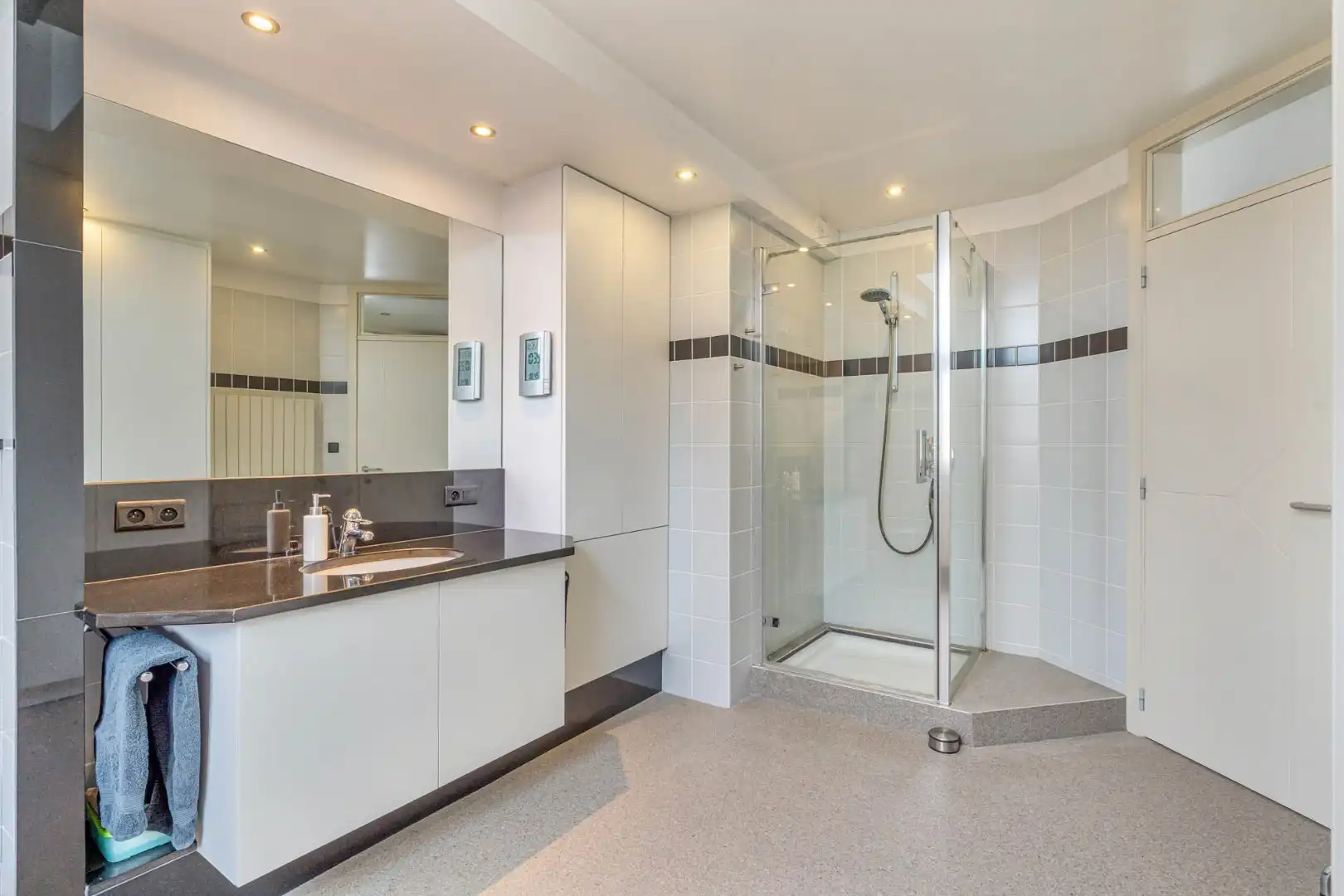 Ruime gezinswoning foto 17