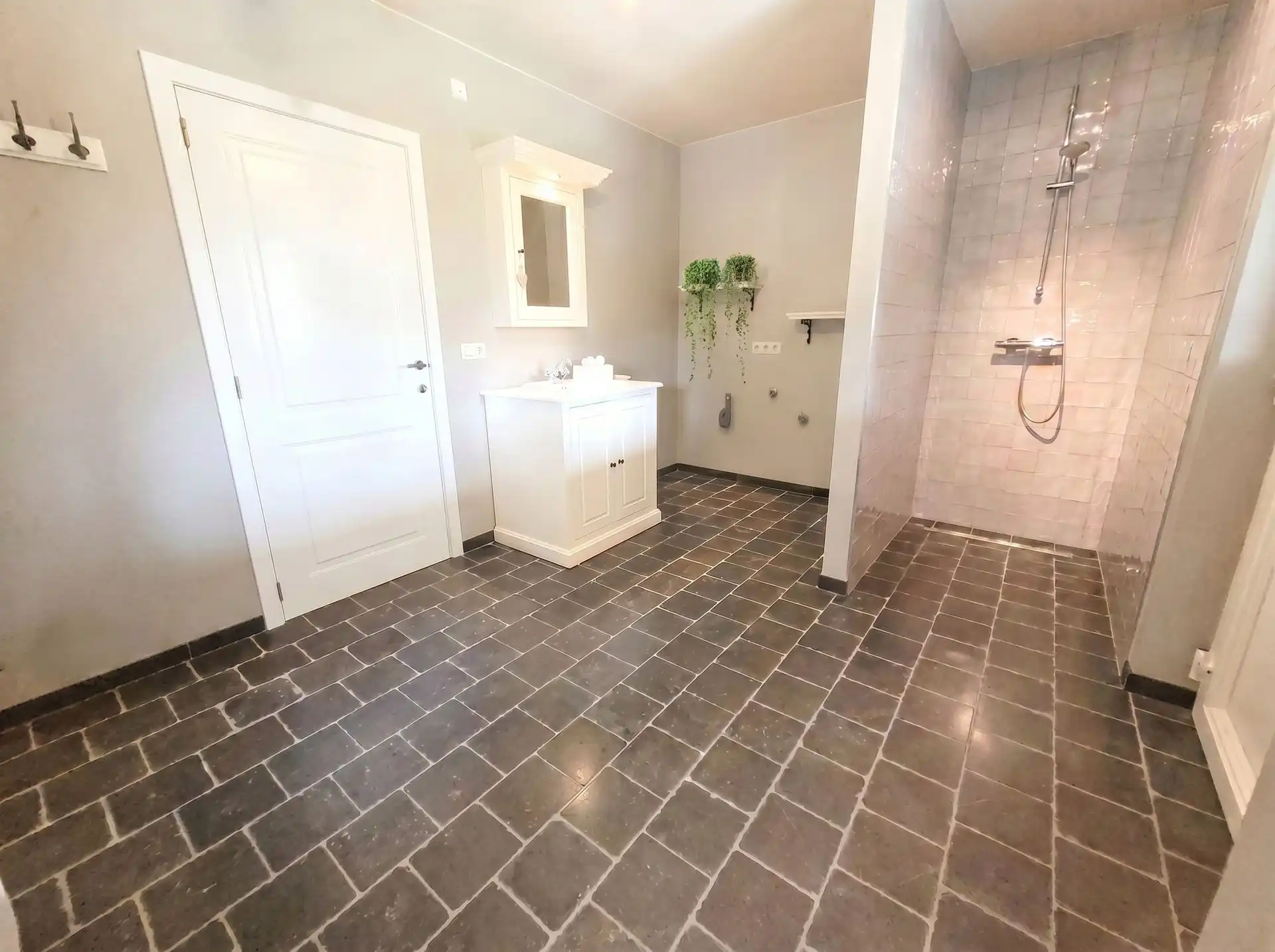 Prachtige villa woning, 5 slpk, 2 badk in een zeer rustige straat gelegen foto 7