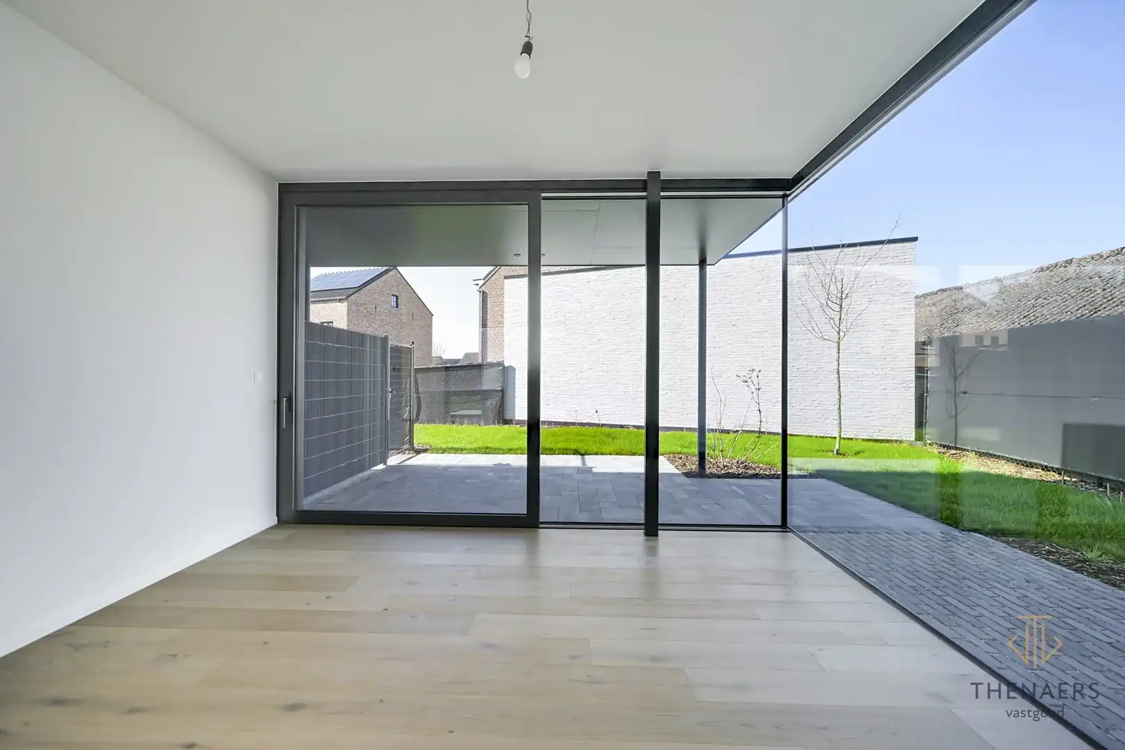 Strakke en luxueus gerenoveerde open bebouwing met hoogwaardige afwerking en EPC A in Wilderen. foto 5