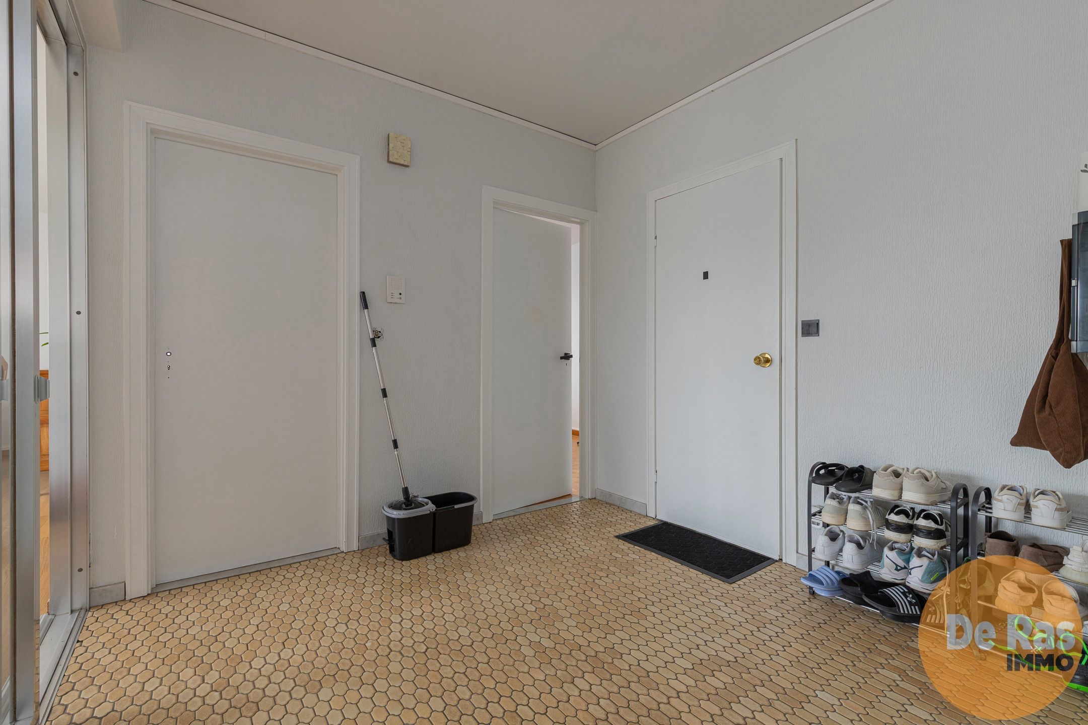 AALST - centraal gelegen App met 2 kamers/garage en terras foto 3