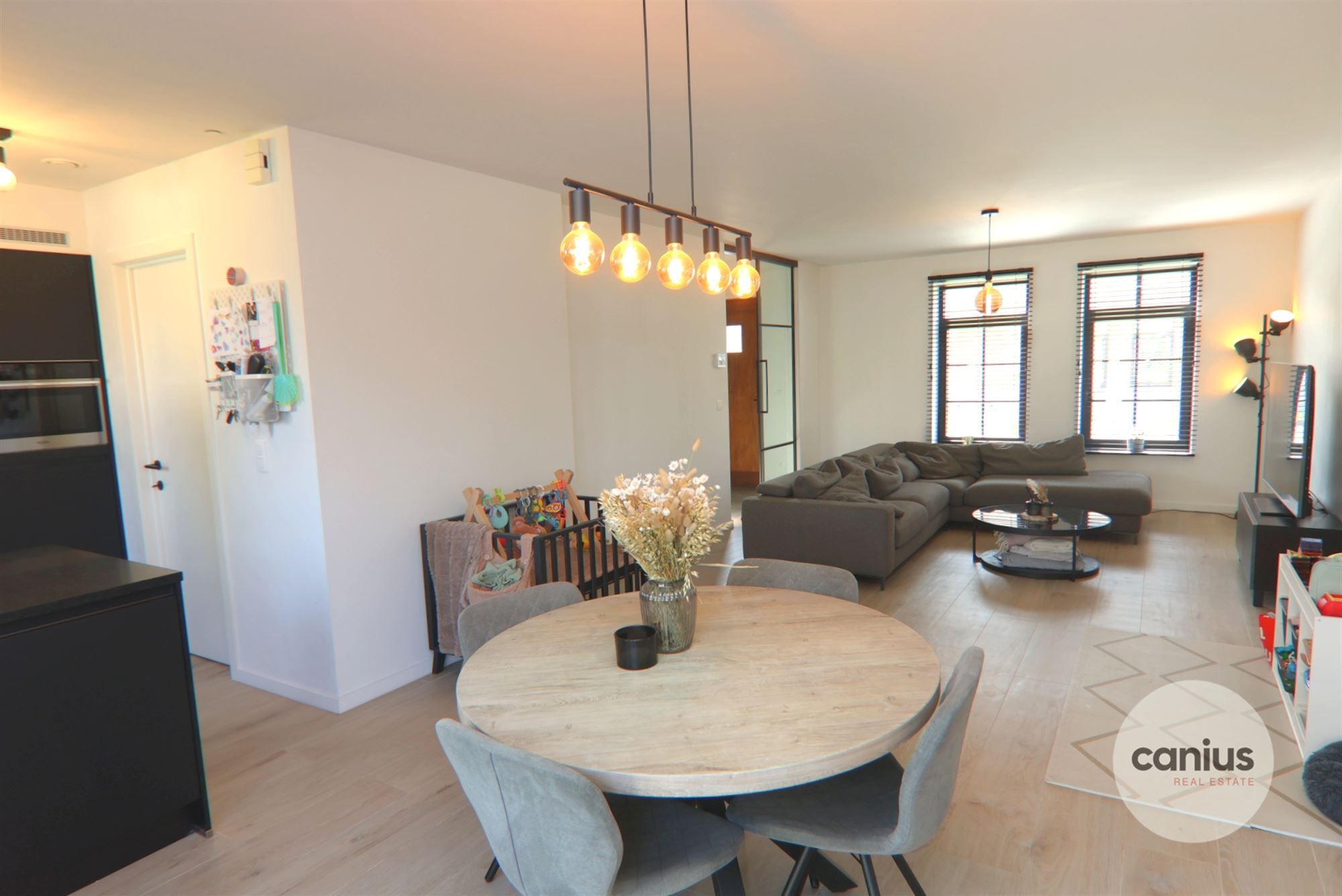 LANDELIJKE WONING MET 3 SLAAPKAMERS EN CARPORT foto 3