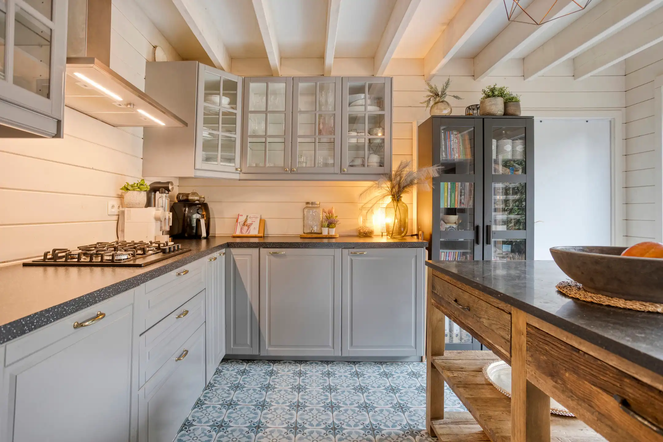 Authentieke woning met 5 slaapkamers op een ruim perceel foto 9