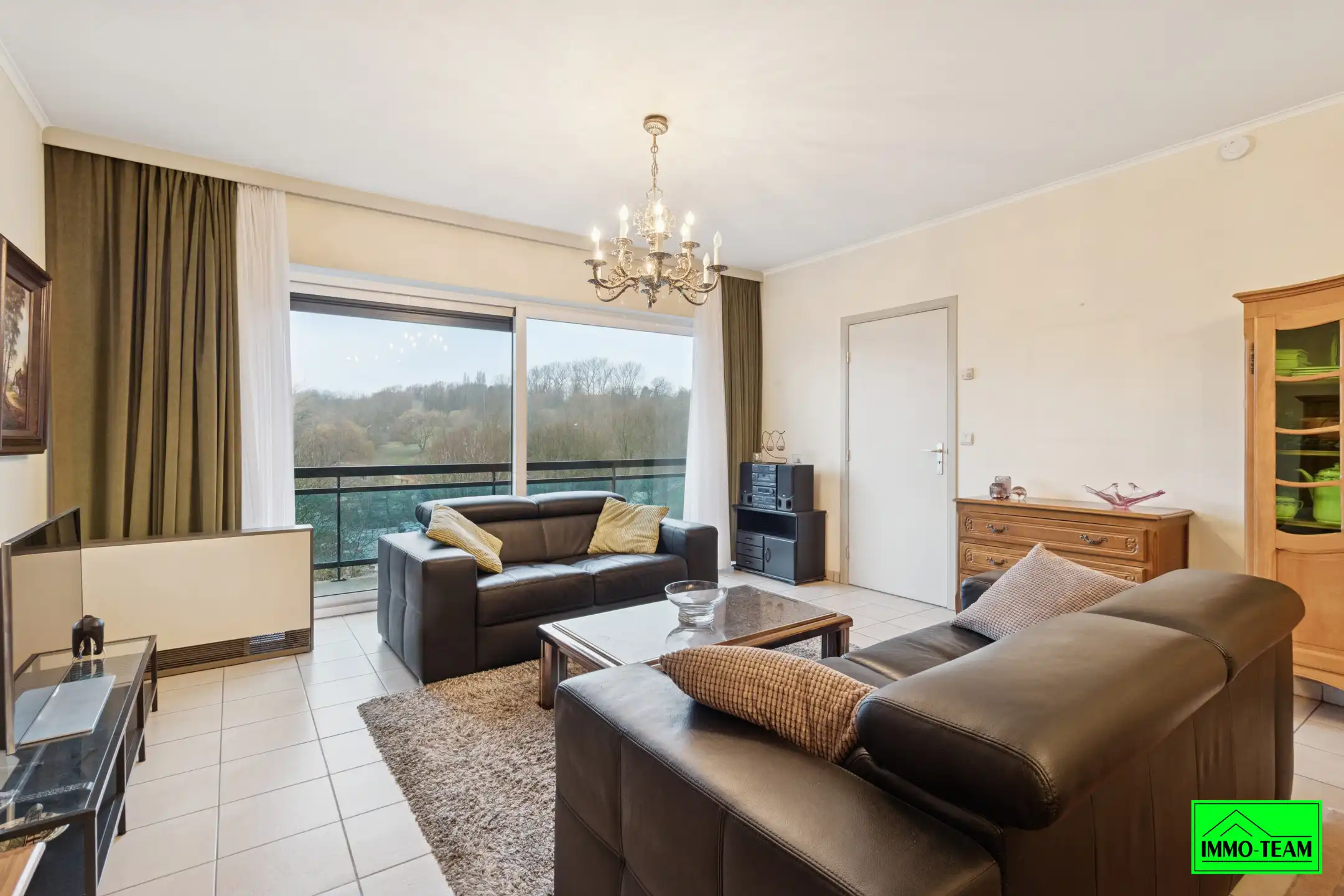 Aangenaam appartement met 2 slaapkamers foto 3