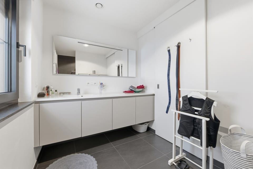 PENTHOUSE MET UNIEK DAKTERRAS, SAUNA EN STAANPLAATS IN HARTJE SINT-TRUIDEN foto 15