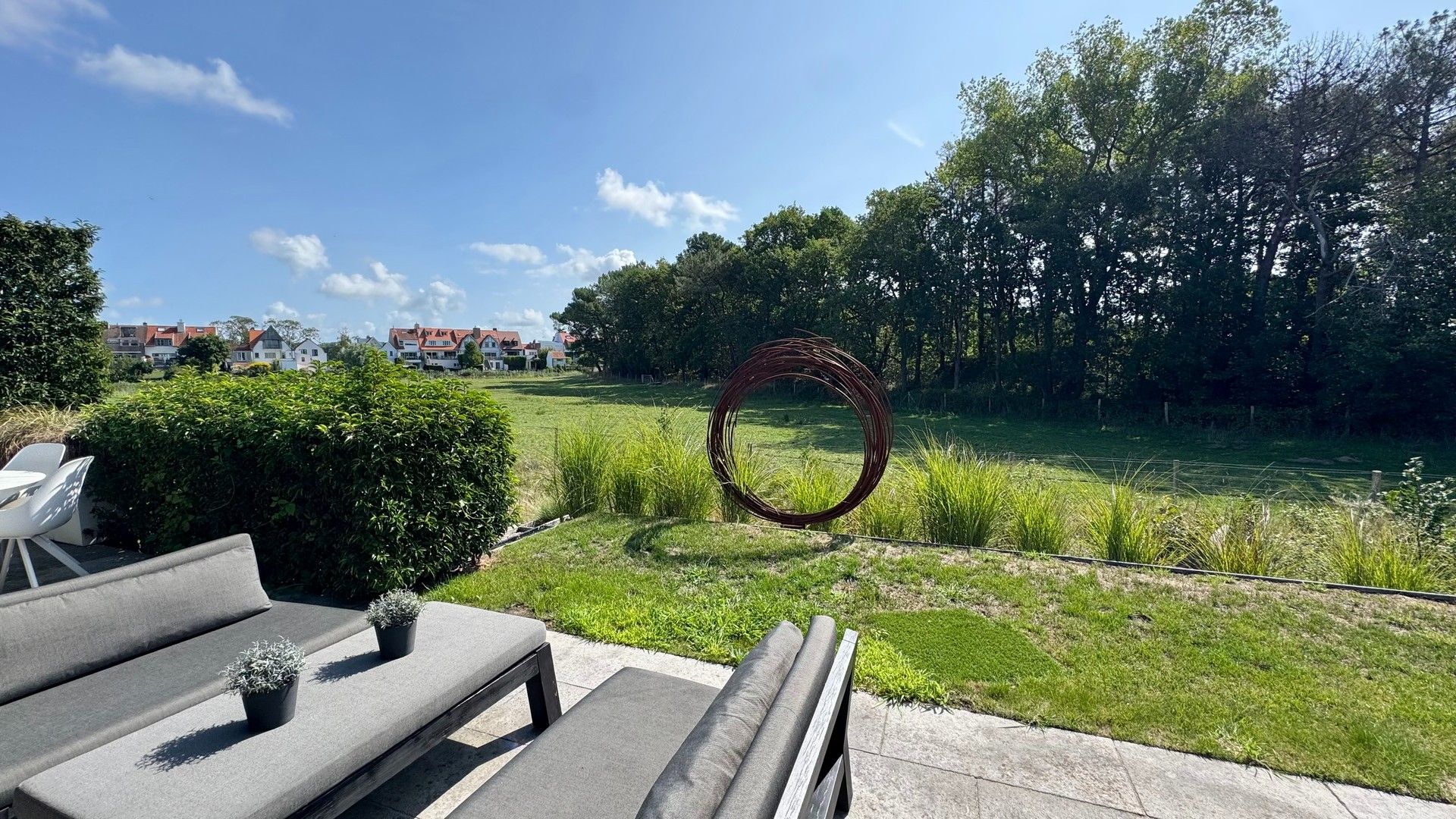 Uitzonderlijke villa genietend van adembenemende groene zichten vakbij het Zwin en het Oosthoekplein. foto 8