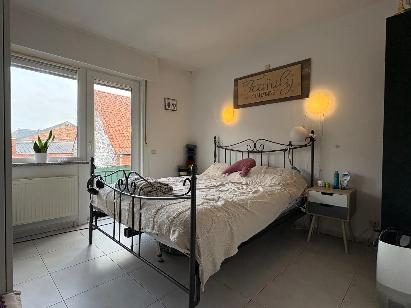 Ruim drie slaapkamer appartement met garagebox. foto 6