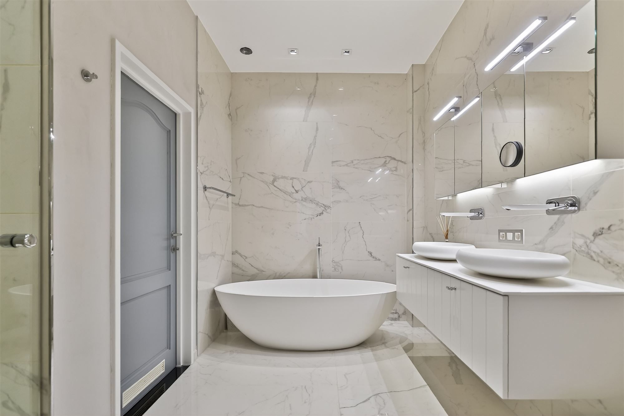 Knap afgewerkte ruime woning op toplocatie foto 10