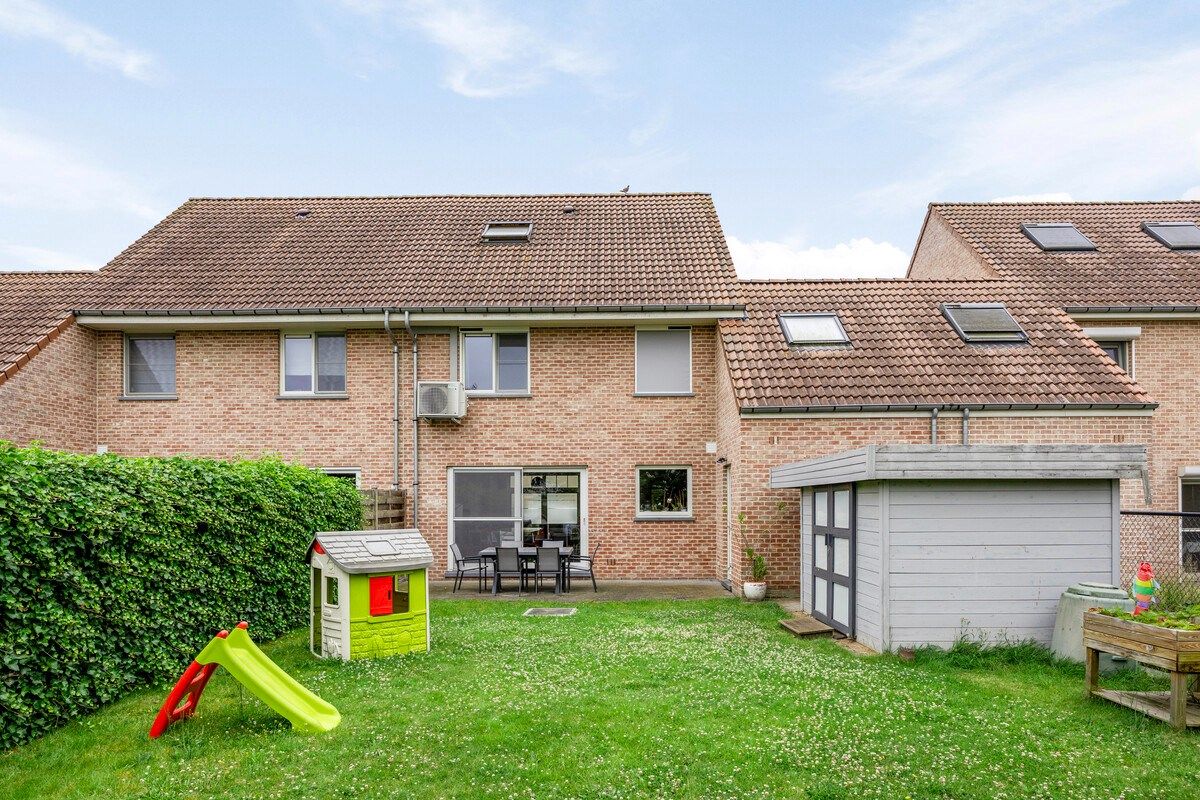 Ruime energiezuinige woning met 4 slaapkamers en tuin. foto 2