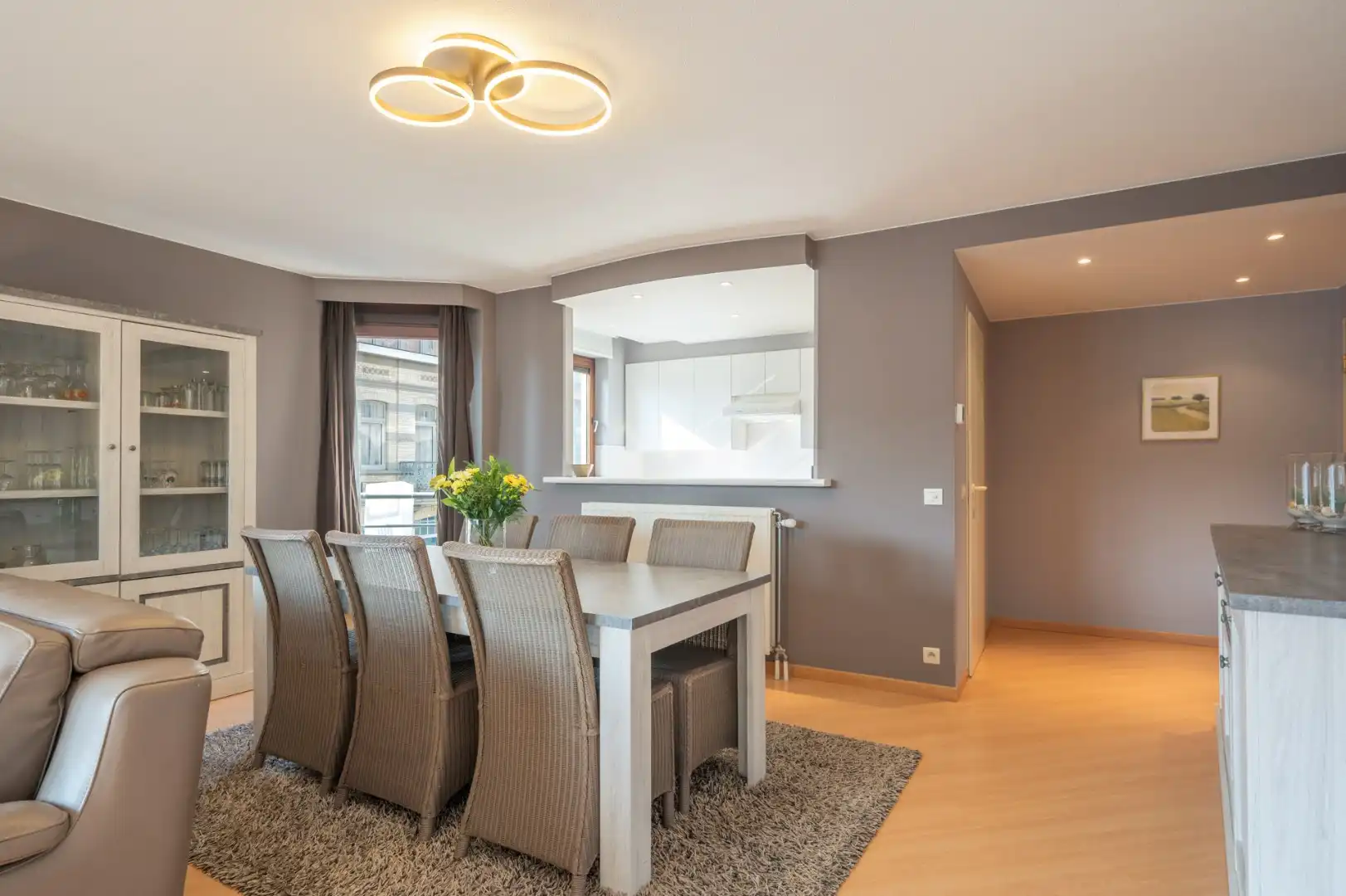 Uiterst ruim appartement met 3 slaapkamers en 2 badkamers   foto 8