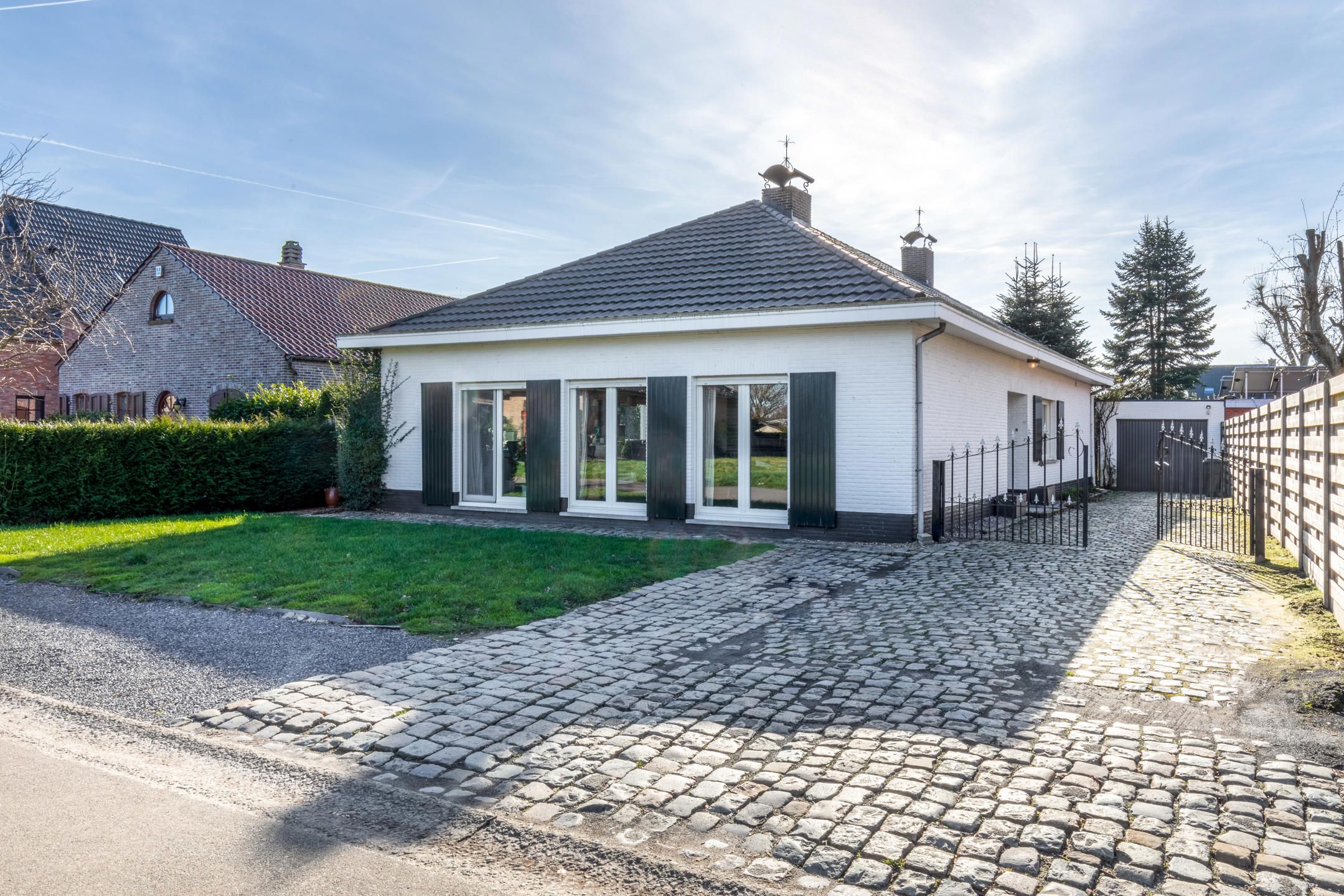 Woning met tuin te huur op goede locatie nabij het centrum van Sint-Antonius. foto {{pictureIndex}}