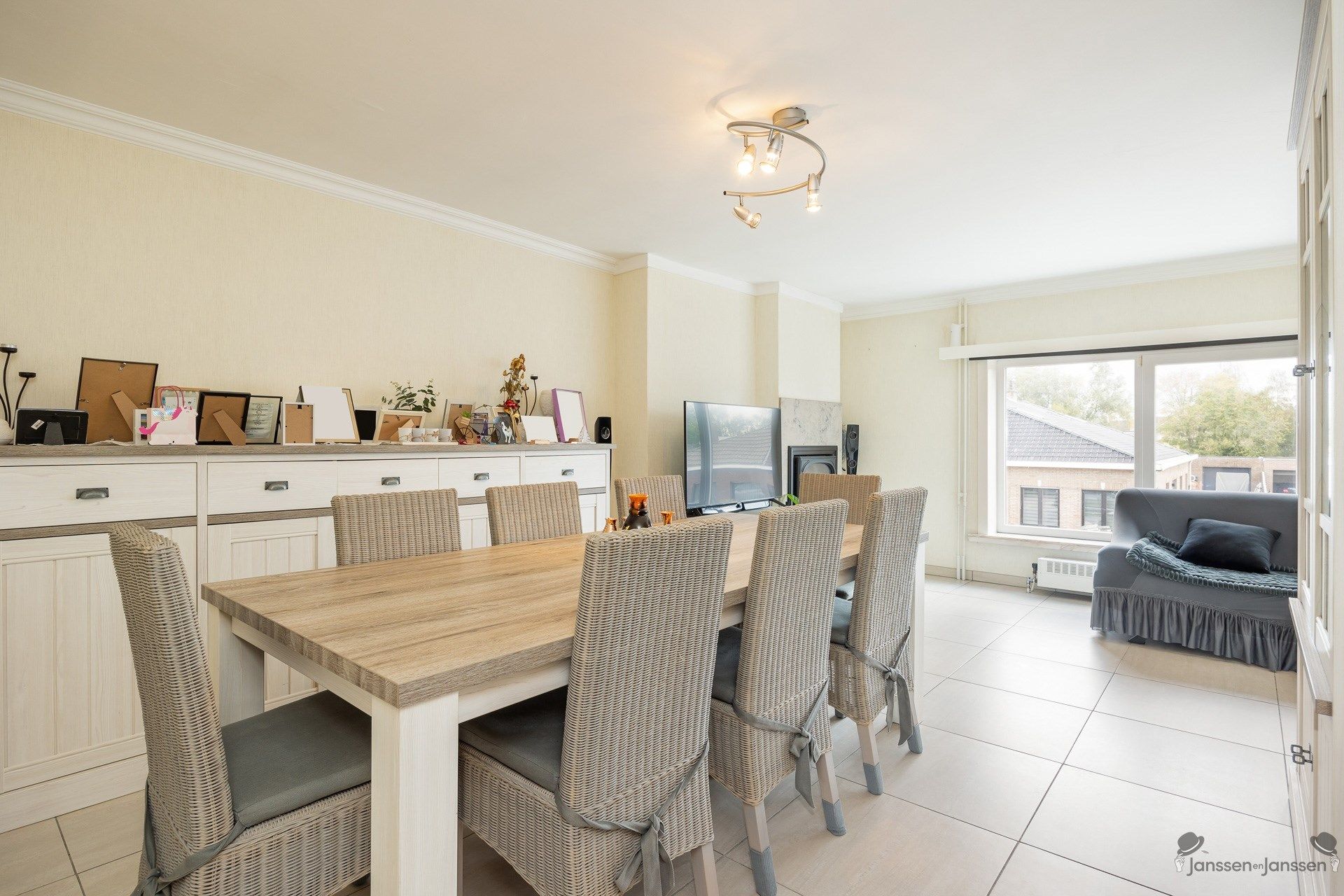 Bel-etage met 3 slaapkamers en ruime tuin foto 5