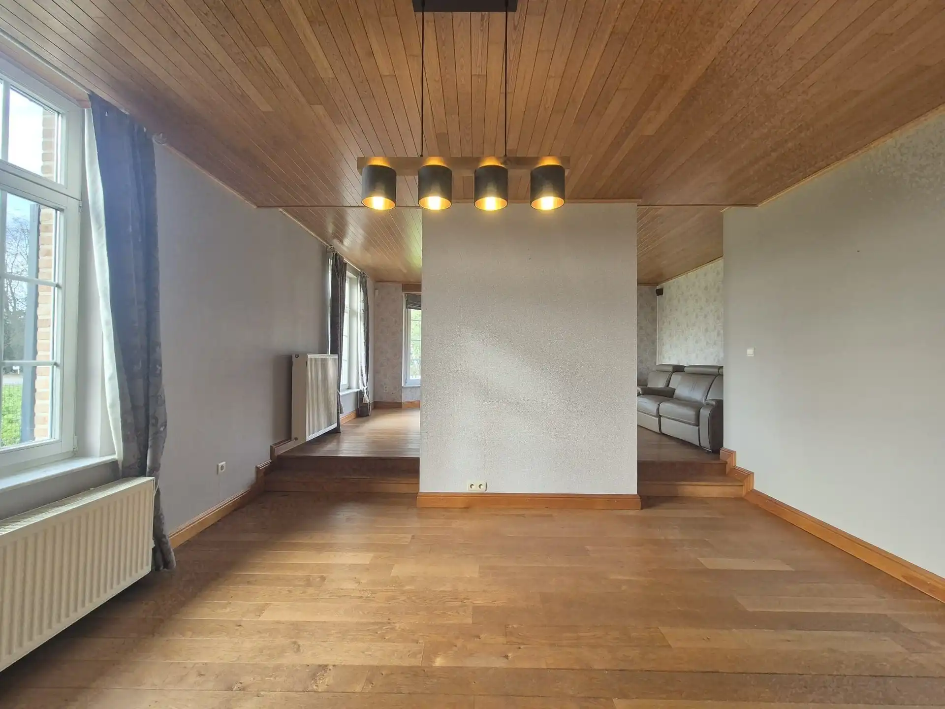 Karaktervolle open bebouwing met ruime tuin, op een vlot bereikbare locatie. foto 6
