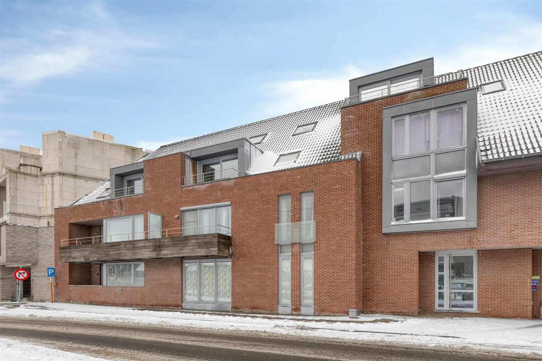 Gelijkvloers appartement foto {{pictureIndex}}