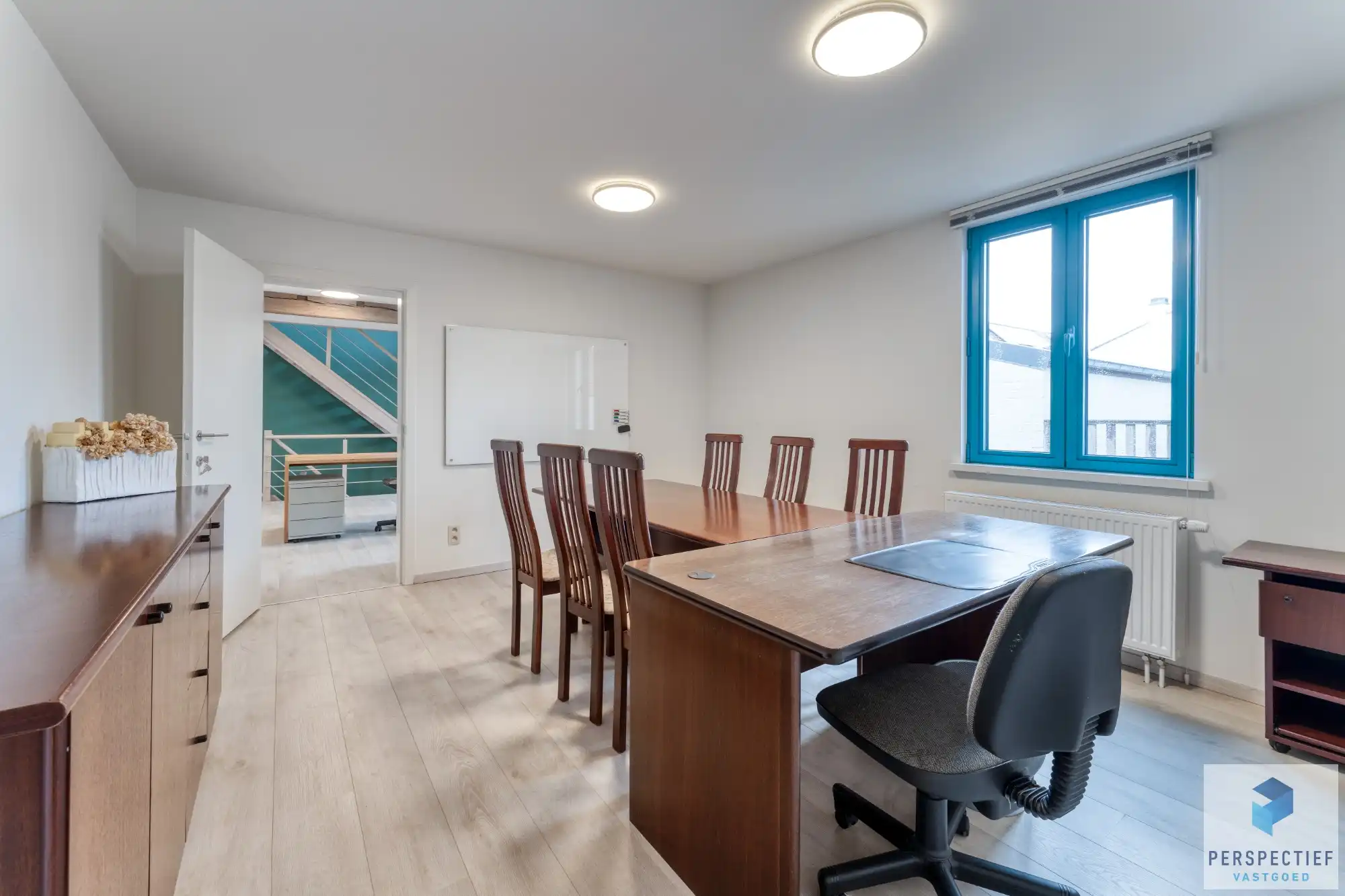 Veelzijdig handelshuis/kantoorgebouw foto 6