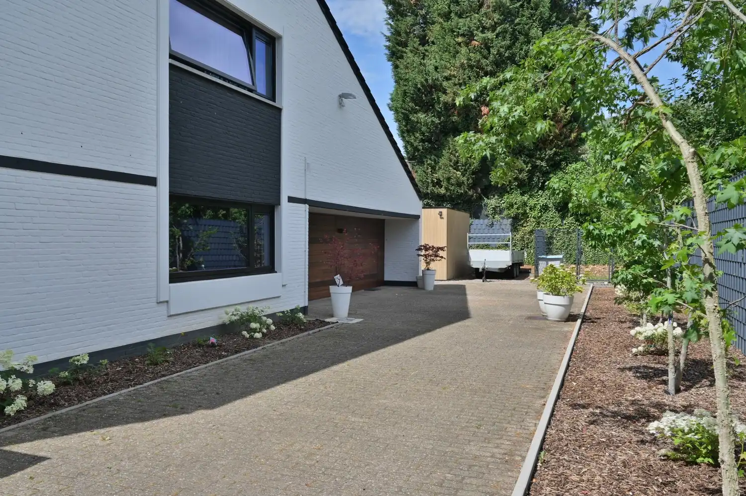 Exclusieve kantoorvilla met zwembad & poolhouse foto 17