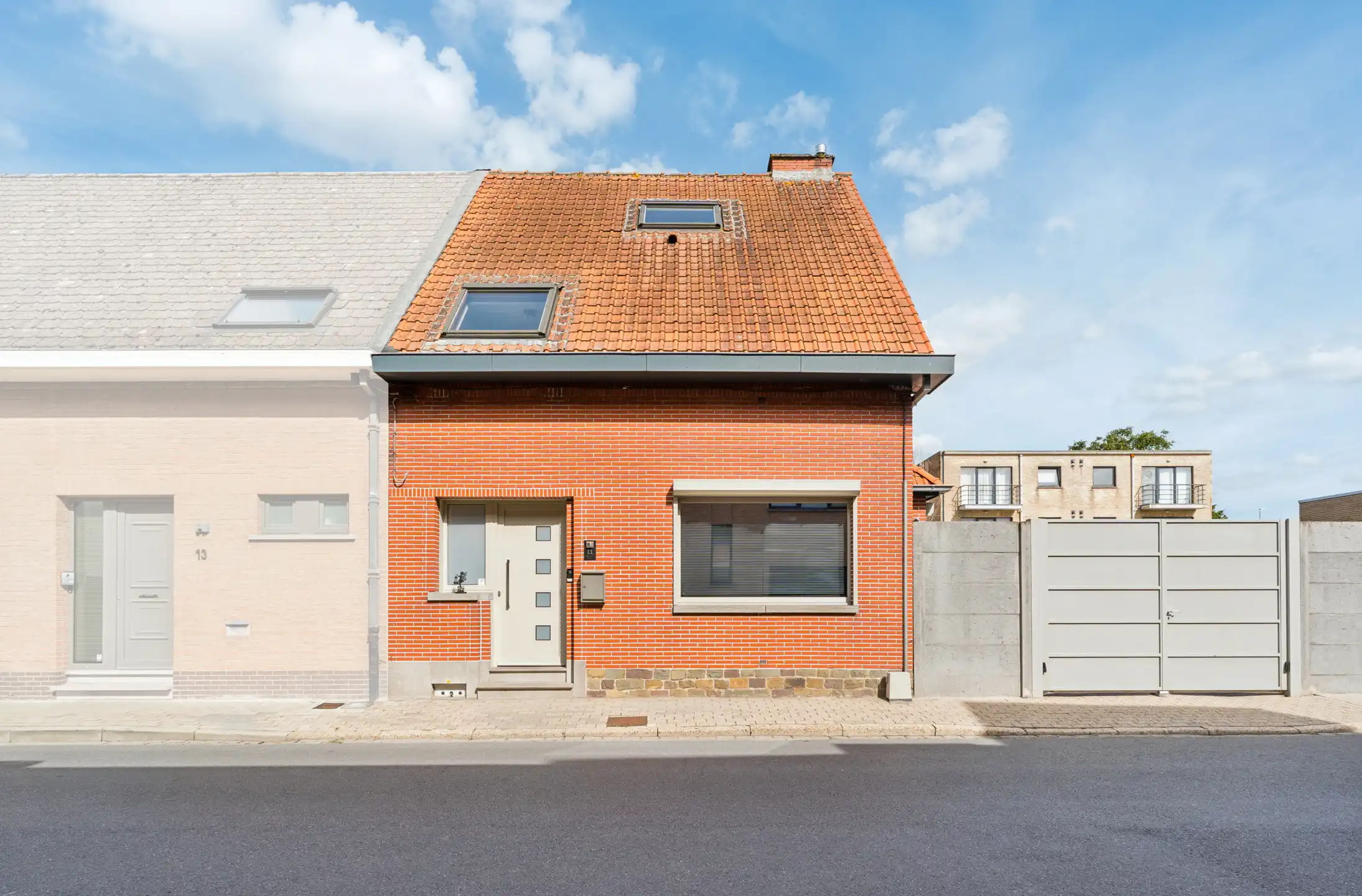 Instapklare gezinswoning met aparte woonruimte/zorgwoning foto {{pictureIndex}}