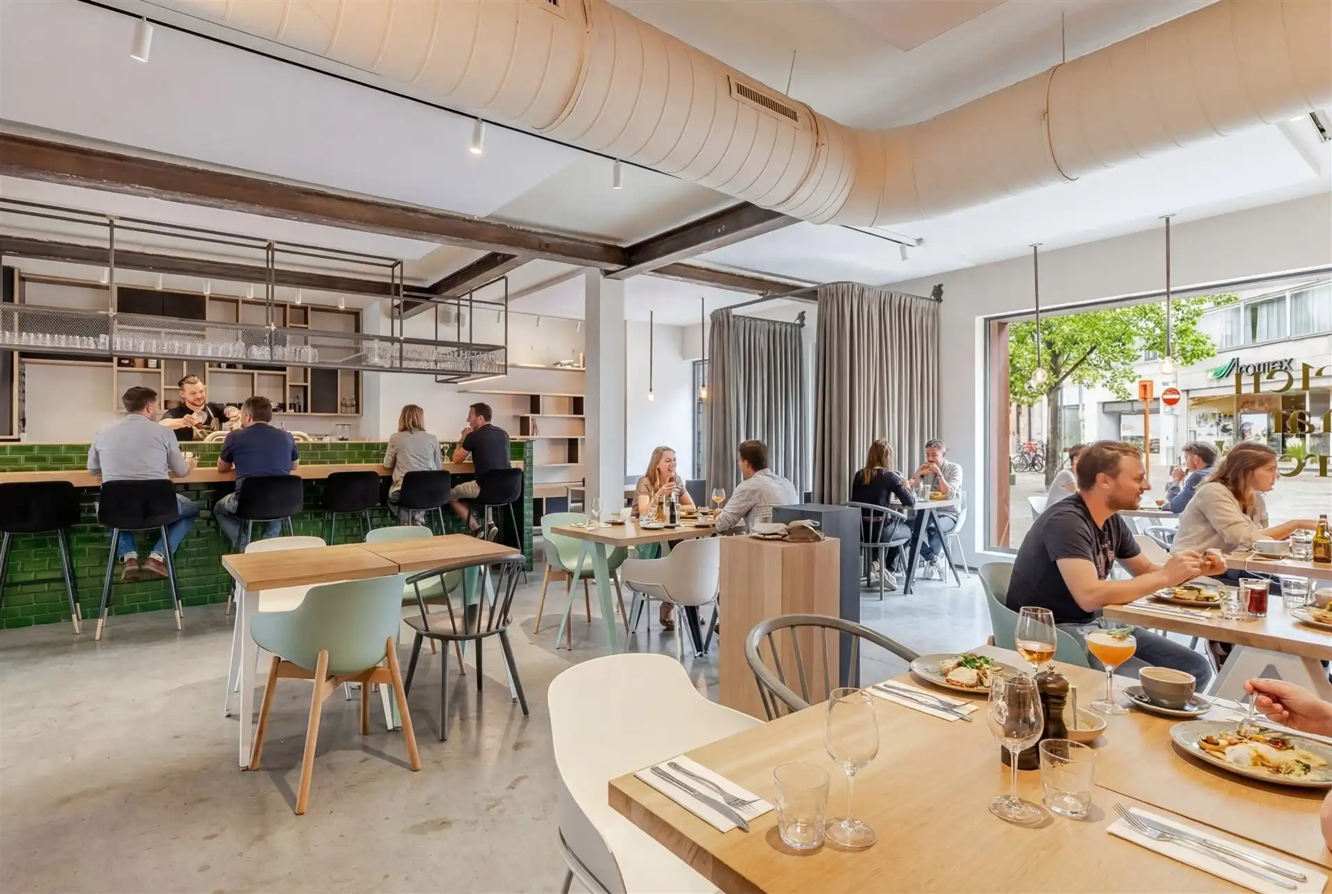 Instapklaar hoogwaardig restaurant inclusief inrichting en meubilair  foto 8
