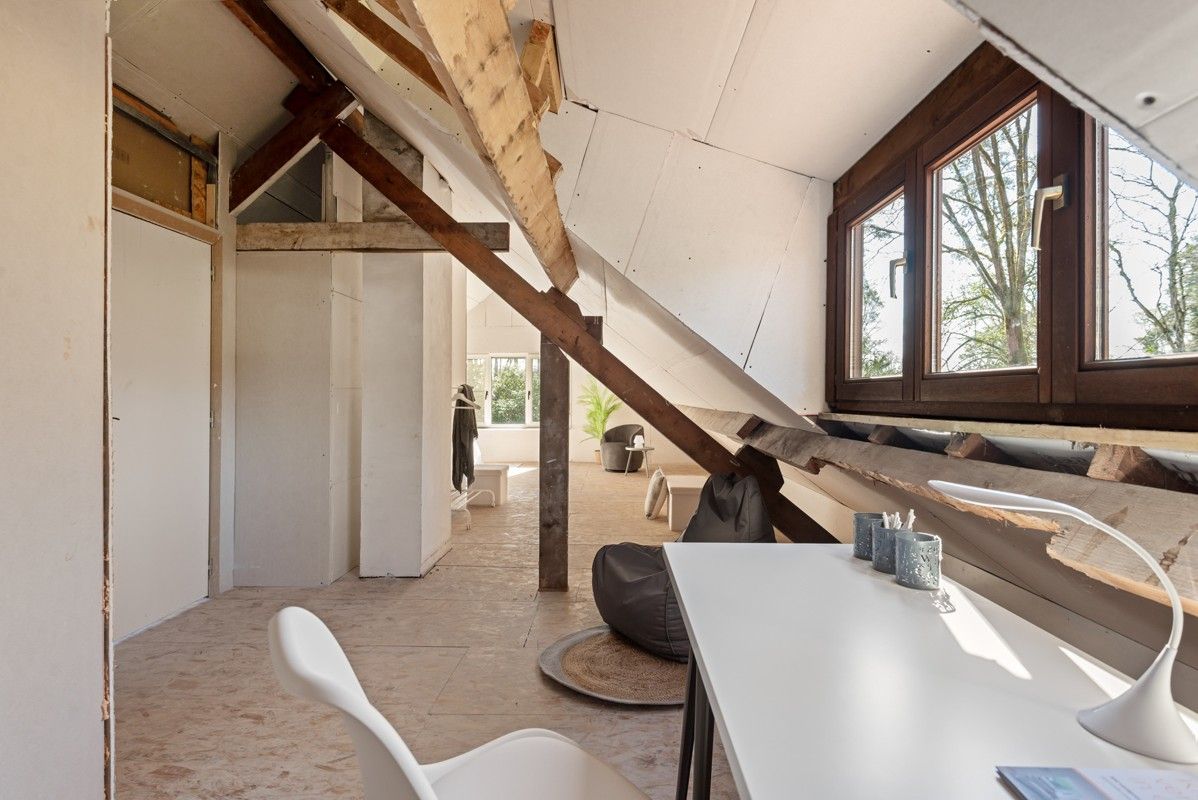 Verder af te werken charmante woning op 1840m² vlakbij het centrum van Sint-Antonius foto 14
