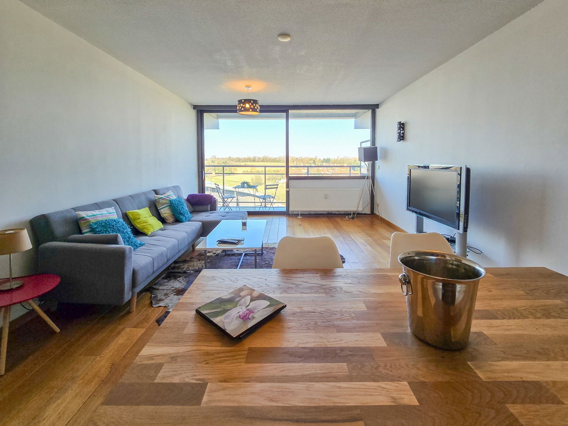 Mooi appartement met 2 slaapkamers en een terras foto 2