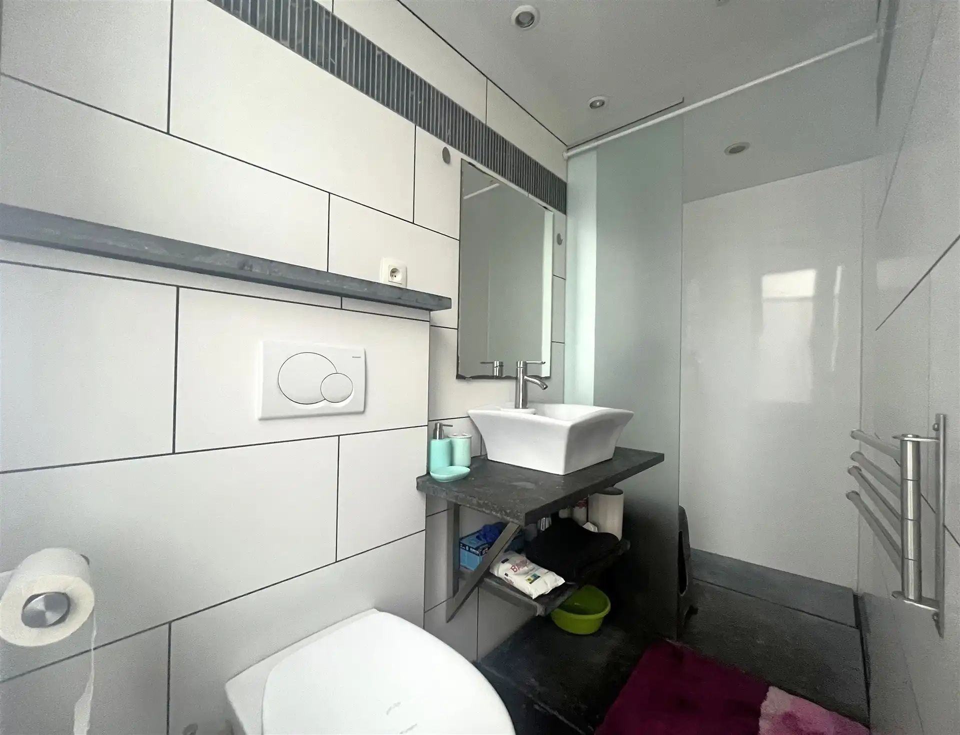 Gemeubelde studio met mezanine aan de Grote Markt! foto 4