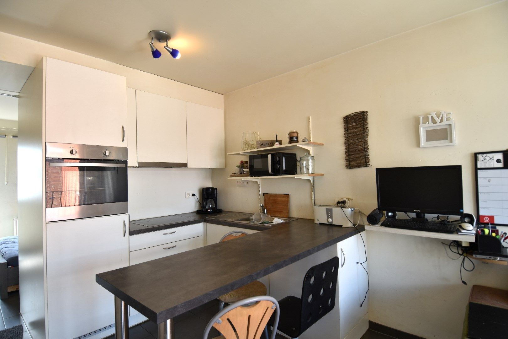 Instapklaar 1-slaapkamerappartement op toplocatie nabij het centrum van Kortrijk foto 2