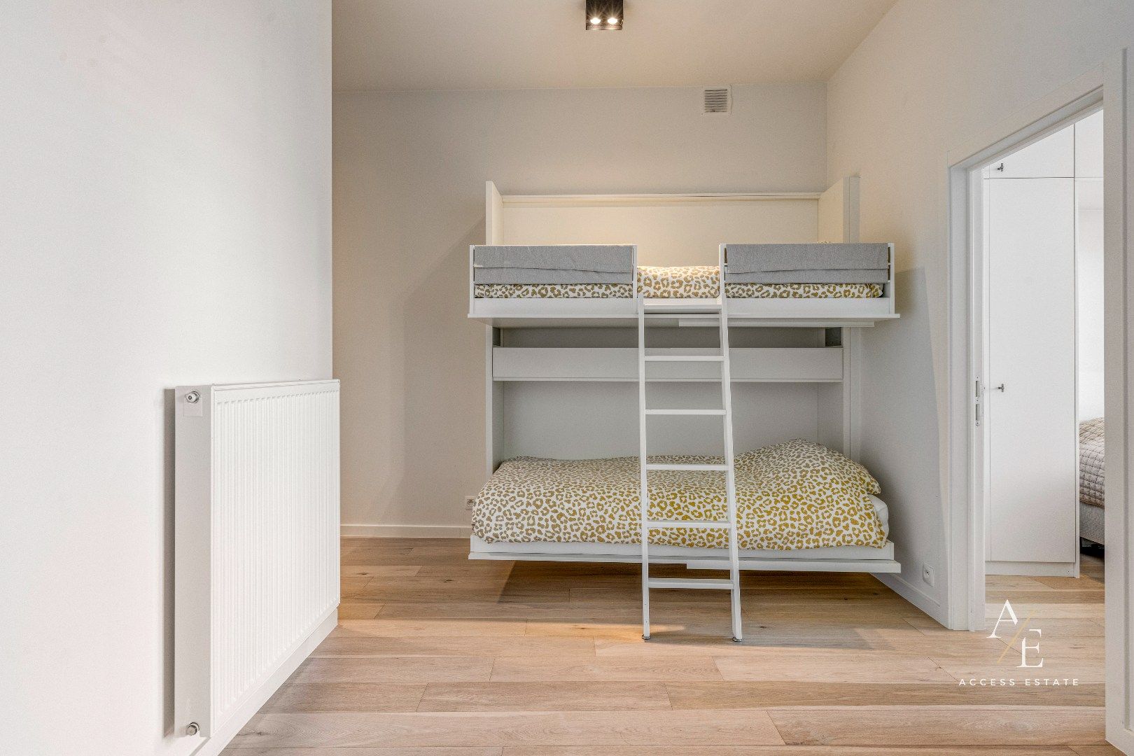 DUINBERGEN - Gerenoveerd appartement met garage! foto 9