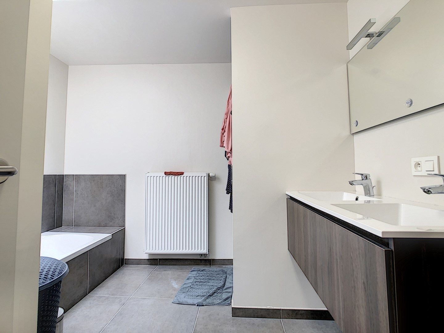 Gelijkvloerse woning in centrum Westrozebeke - ideaal als investering of voor eigen bewoning foto 6