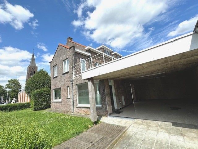 RUIME WONING MET 5 KAMERS & MULTIFUNCTIONEEL BIJGEBOUW foto 32