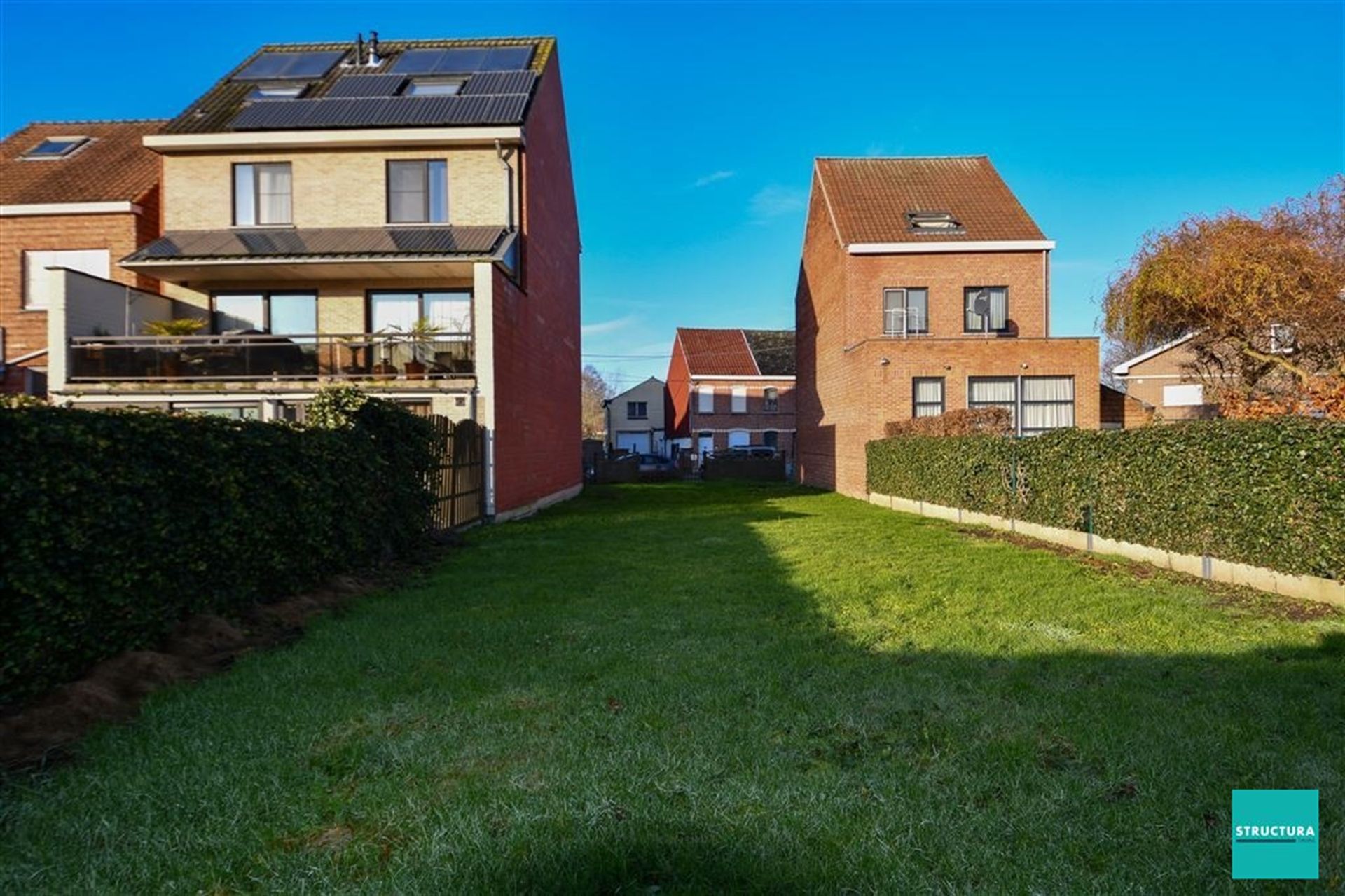 Bouwgrond van 2are99 met vergunning voor gesloten bebouwing foto {{pictureIndex}}