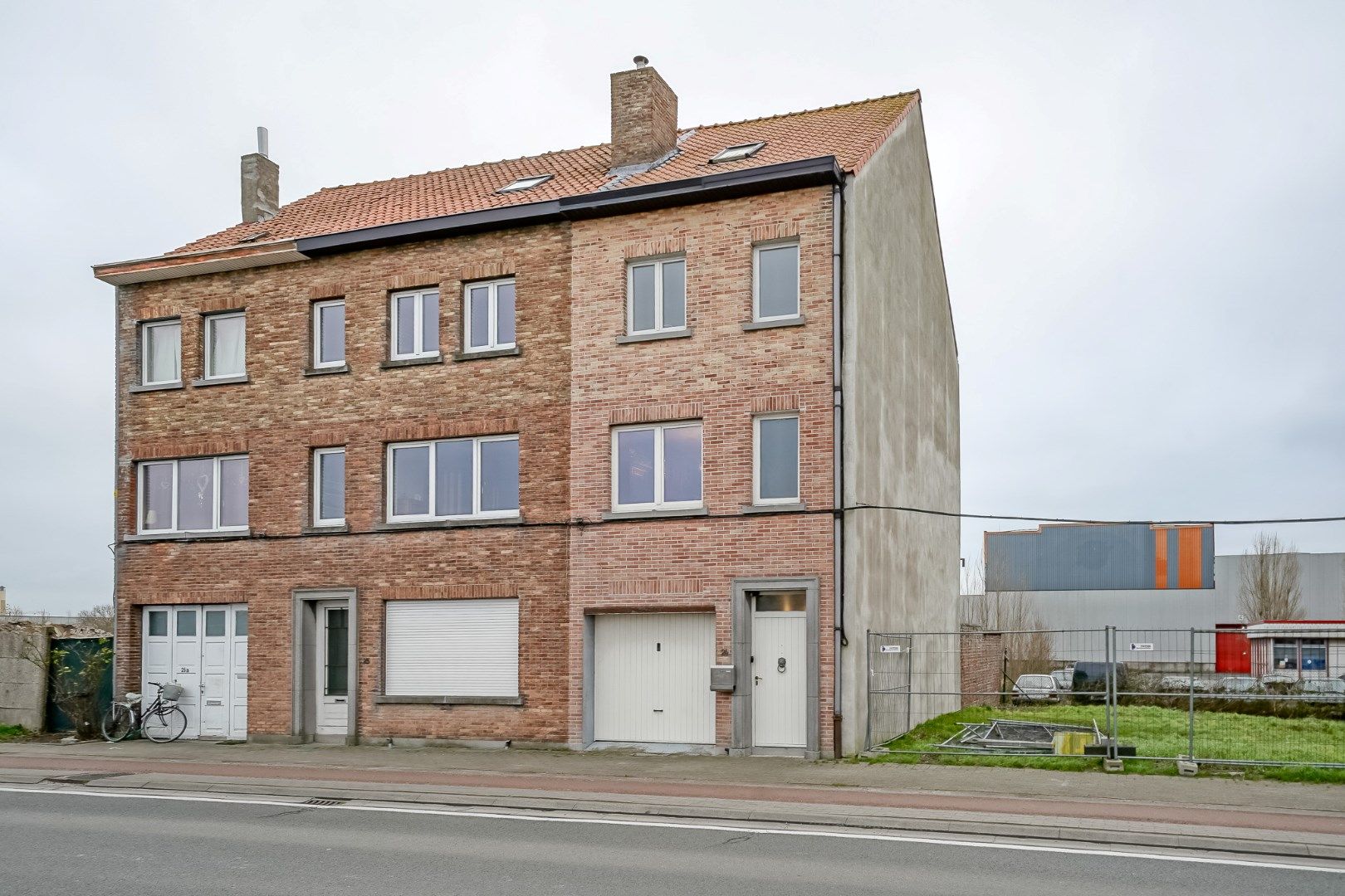 Hoofdfoto van de publicatie: Ruime woning met 3 slaapkamers langs de vaart