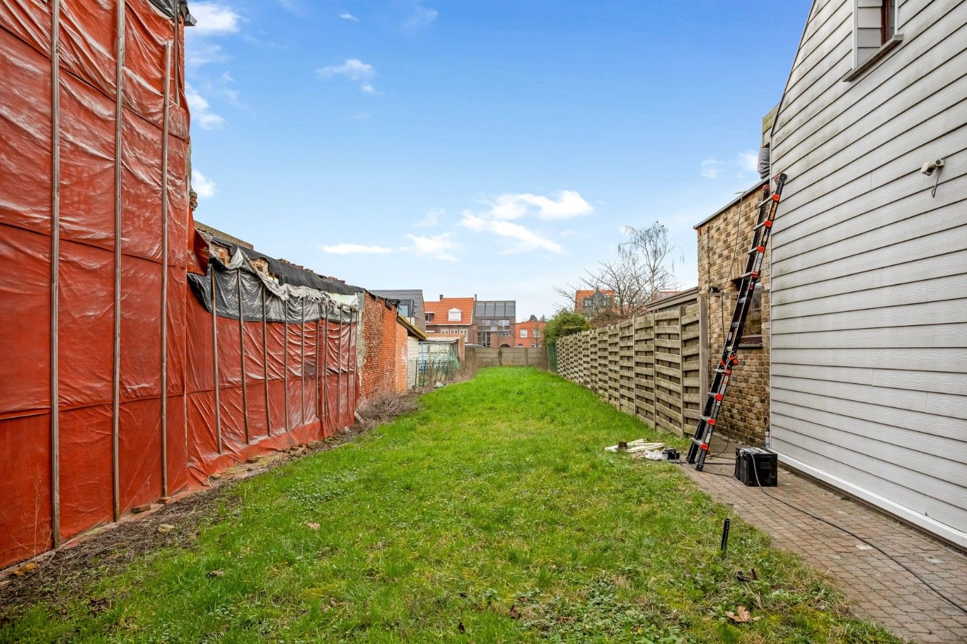 Centraal gelegen bouwgrond voor HOB op 320m² foto 1